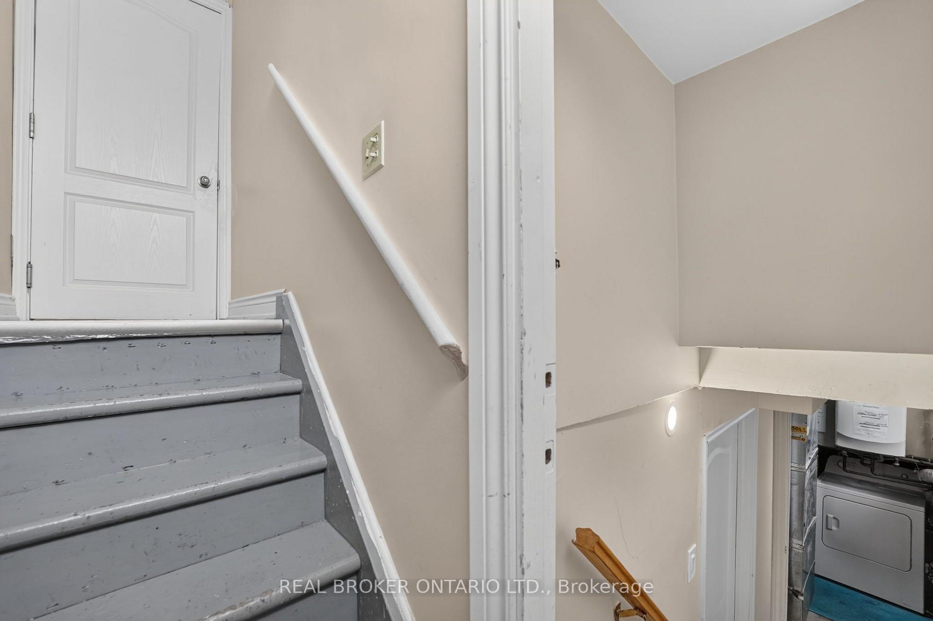 Photo 40 of 27 Vange Crescent, Etobicoke, Mount Olive-Silverstone-Jamestown — HOMEH