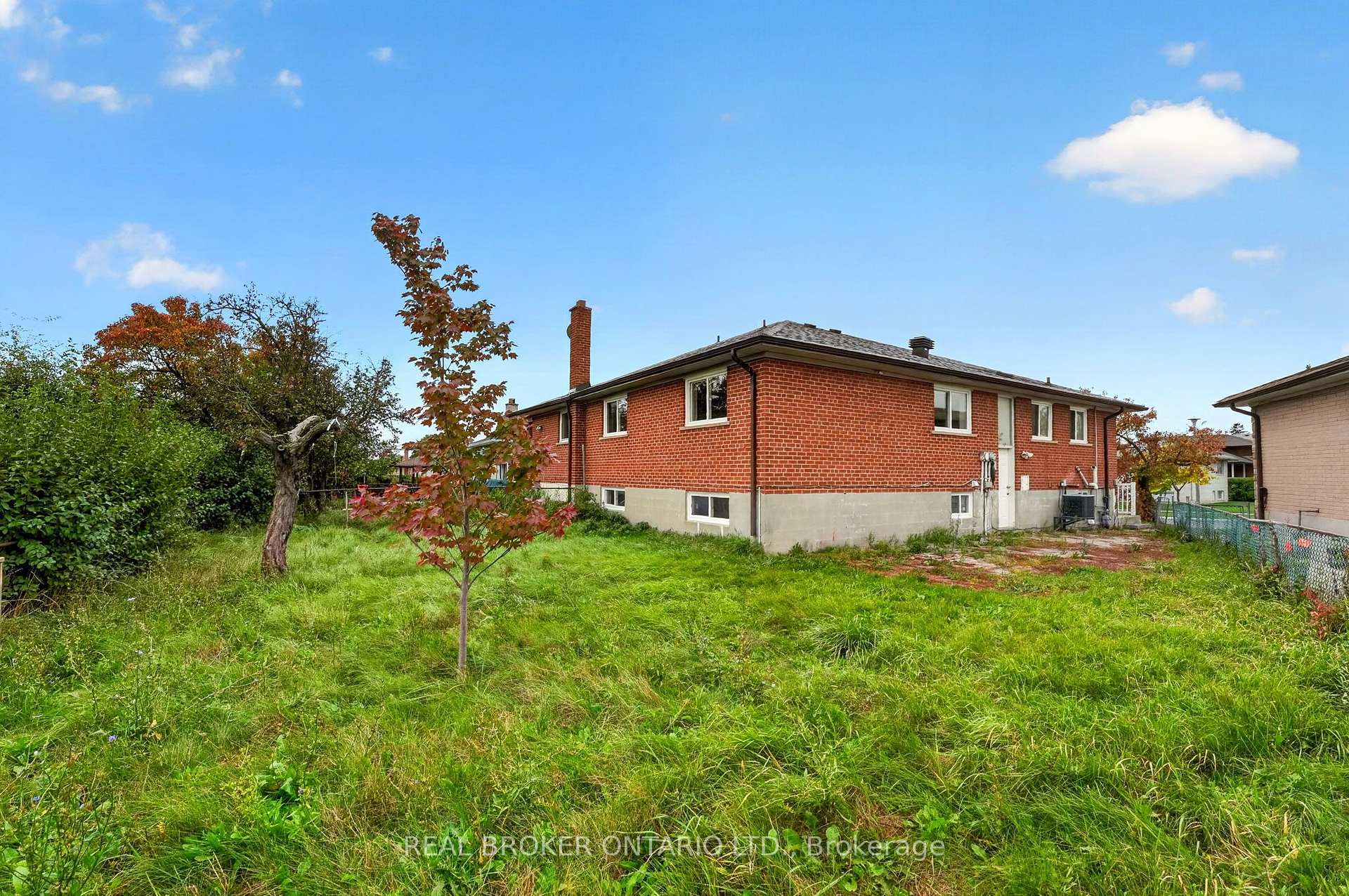 Photo 45 of 27 Vange Crescent, Etobicoke, Mount Olive-Silverstone-Jamestown — HOMEH
