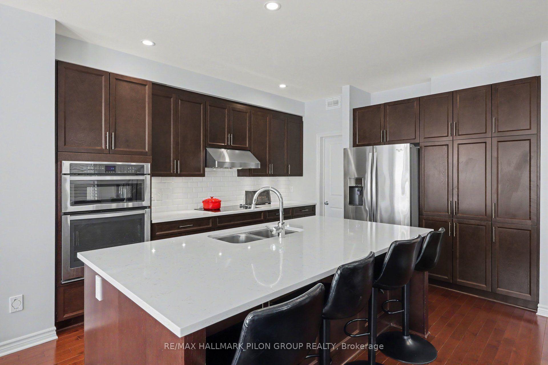 Photo 3 of 557 Silverbell Crescent, Ottawa, Blossom Park/Kemp Park/Findlay Creek — HOMEH