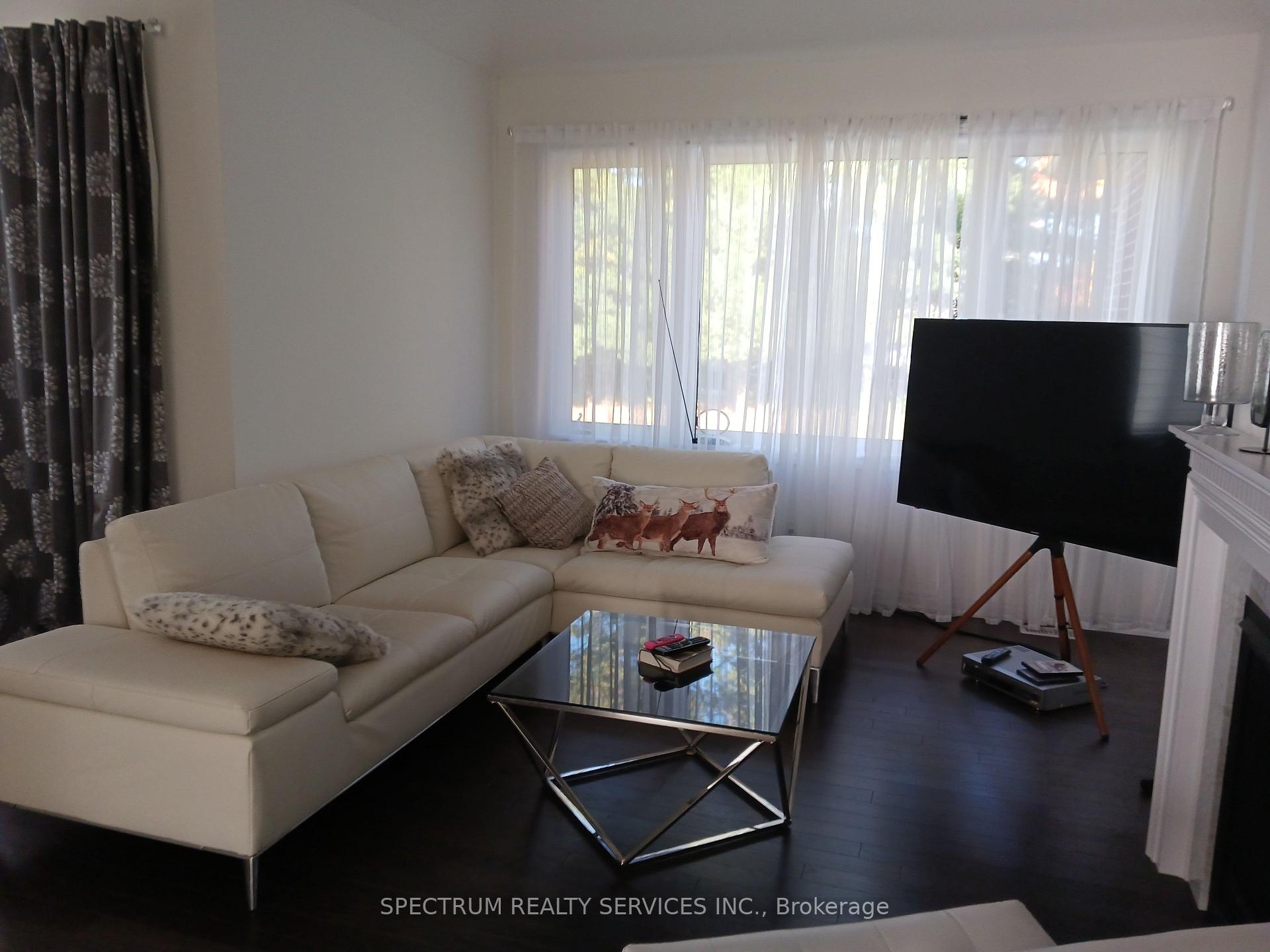 Photo 5 of 64 Regina Boulevard, Wasaga Beach — HOMEH