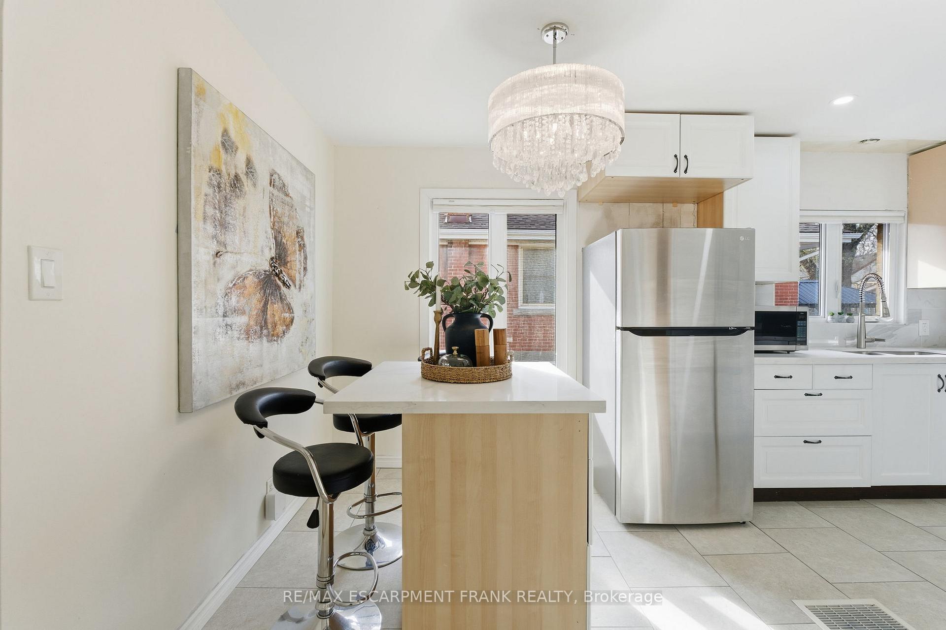 Photo 14 of 352 East 28th Street, Hamilton, Burkholme — HOMEH