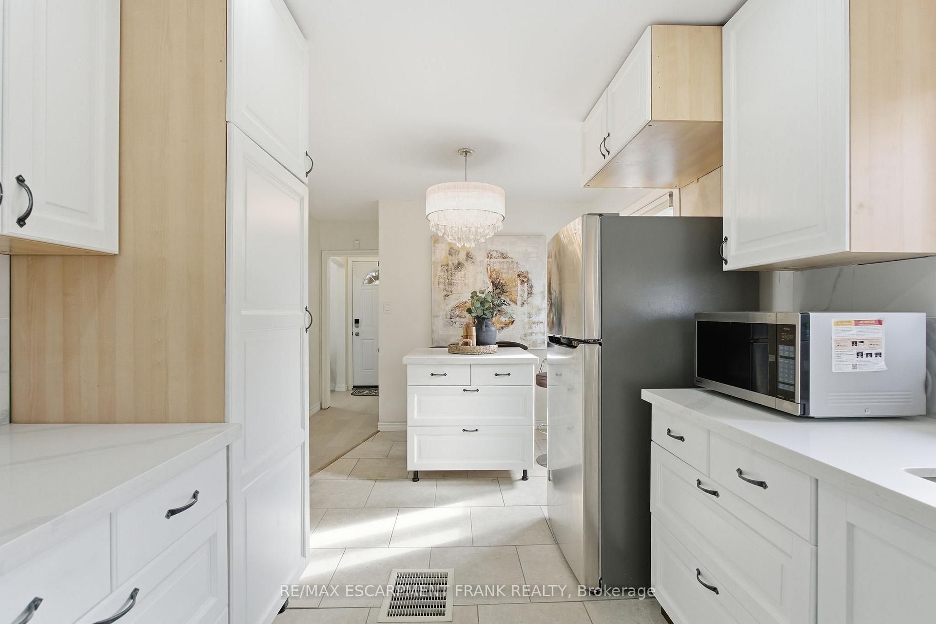 Photo 19 of 352 East 28th Street, Hamilton, Burkholme — HOMEH