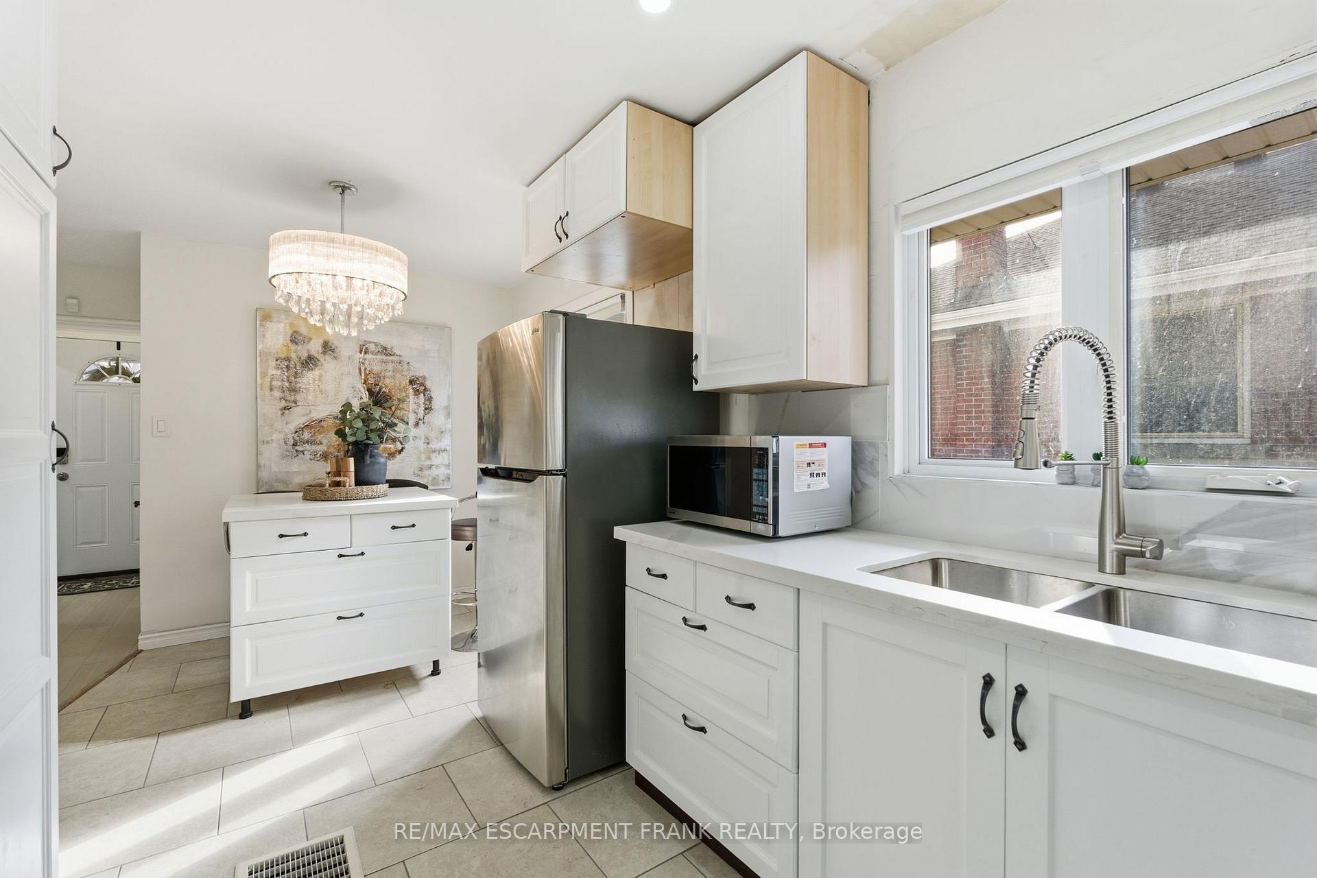 Photo 20 of 352 East 28th Street, Hamilton, Burkholme — HOMEH