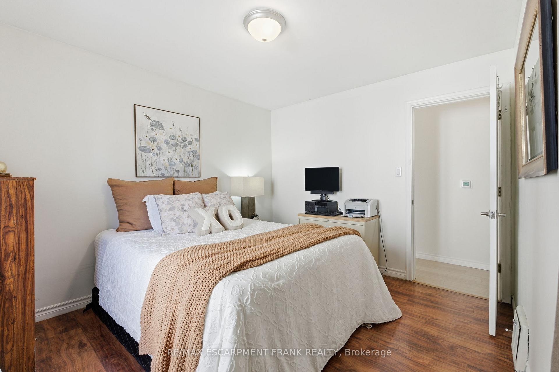 Photo 23 of 352 East 28th Street, Hamilton, Burkholme — HOMEH