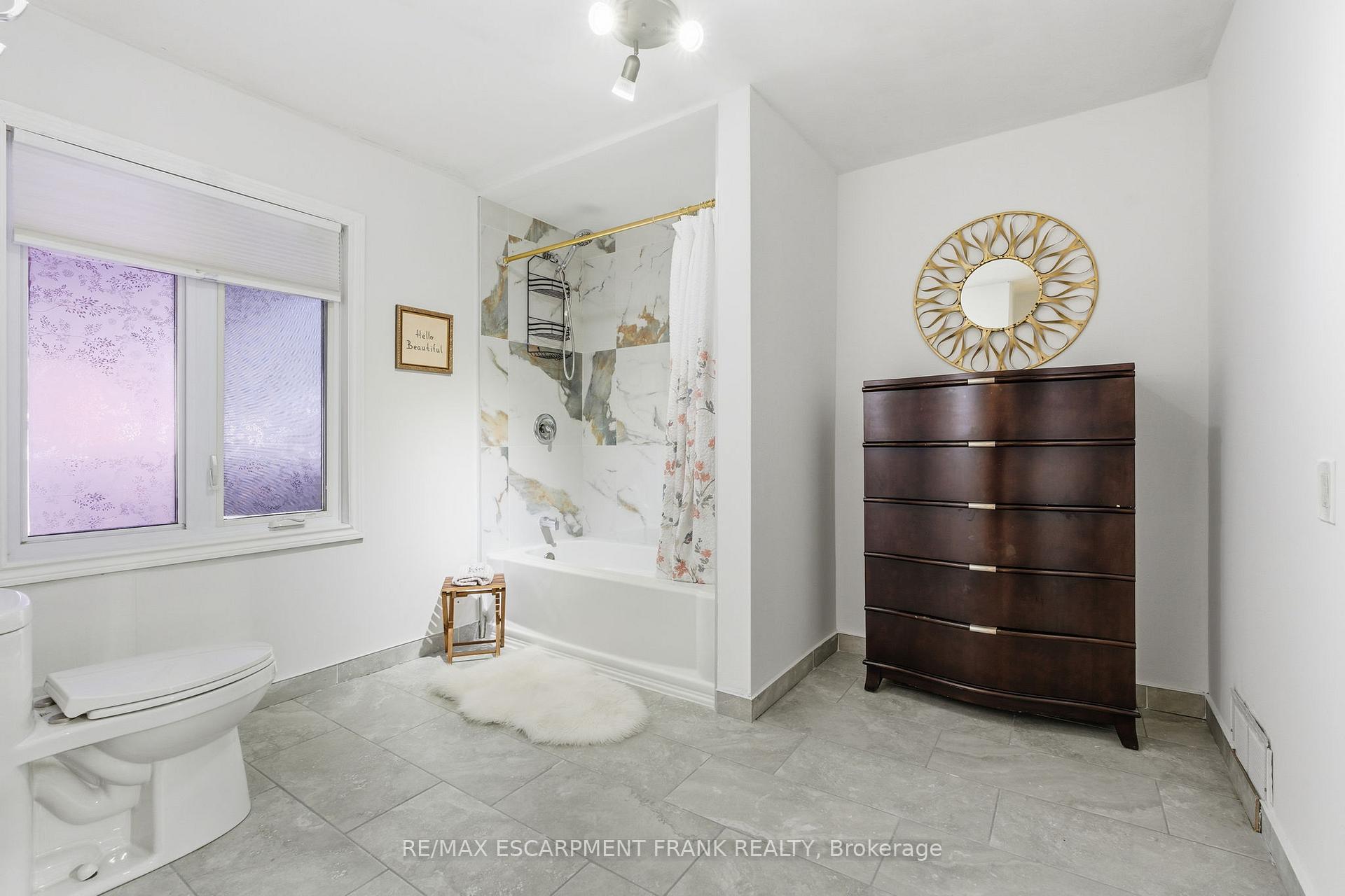 Photo 26 of 352 East 28th Street, Hamilton, Burkholme — HOMEH