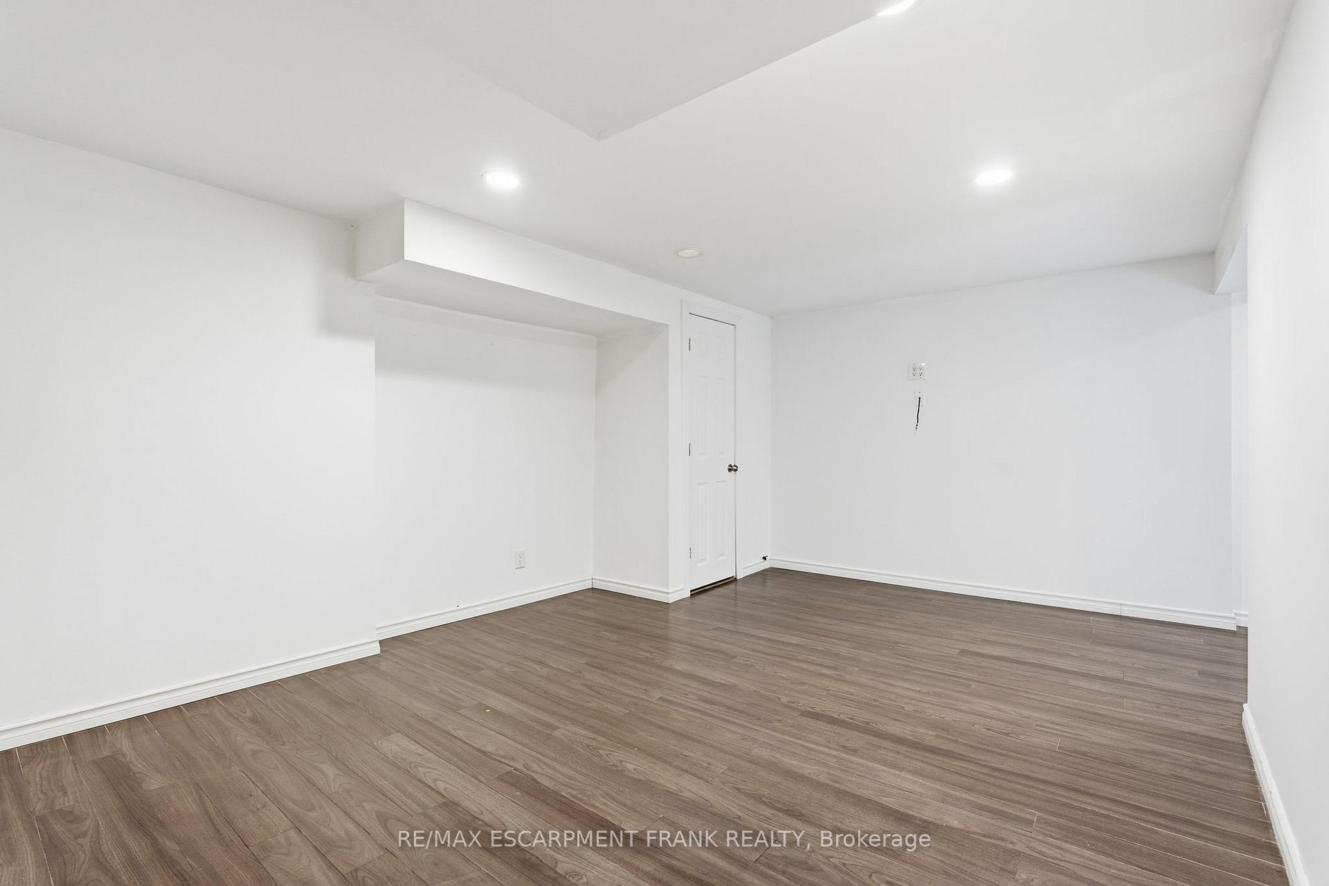 Photo 38 of 352 East 28th Street, Hamilton, Burkholme — HOMEH