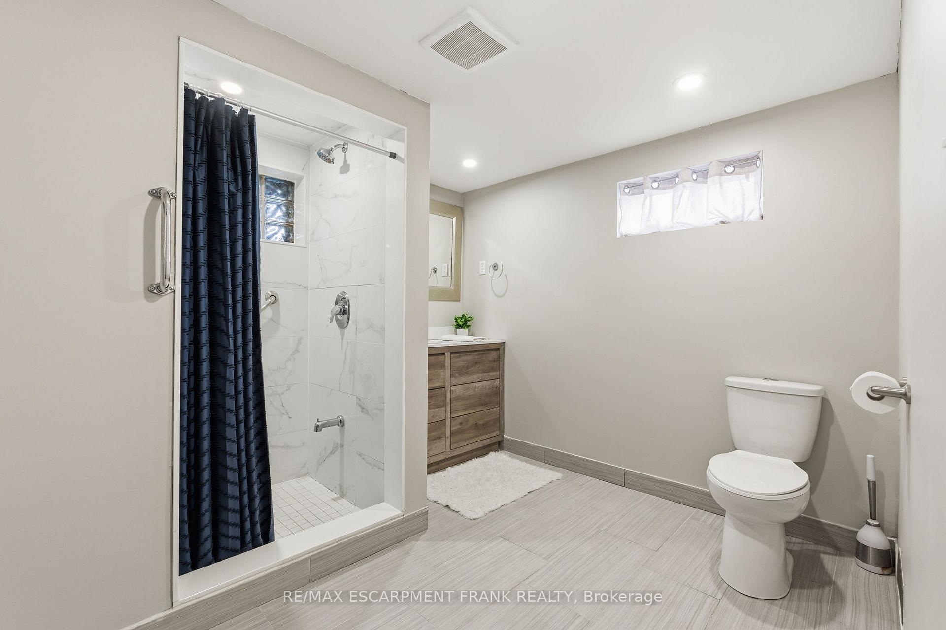 Photo 44 of 352 East 28th Street, Hamilton, Burkholme — HOMEH