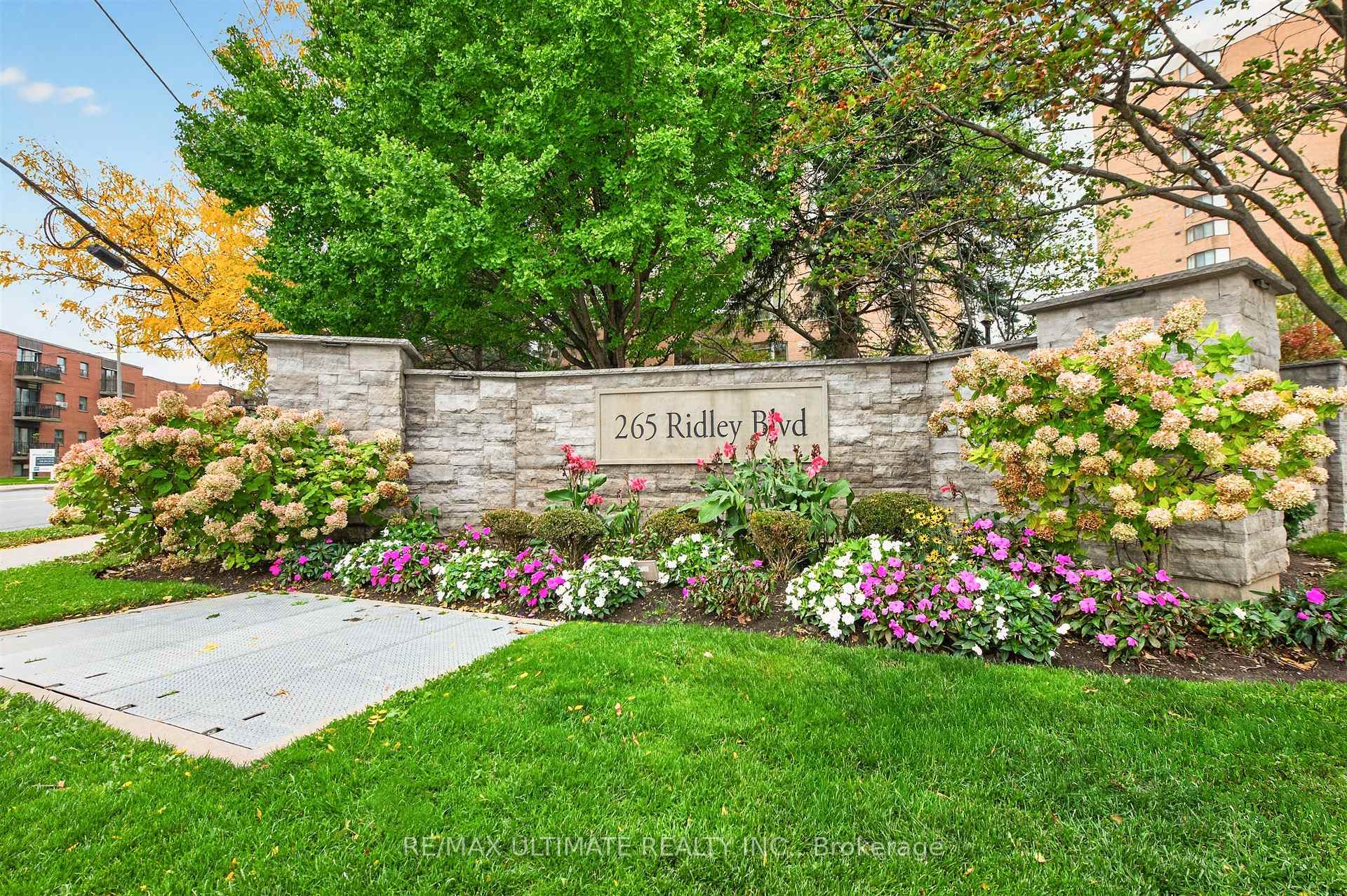 Photo 2 of Unit 1605, 265 Ridley Boulevard, Toronto, Bedford Park-Nortown — HOMEH