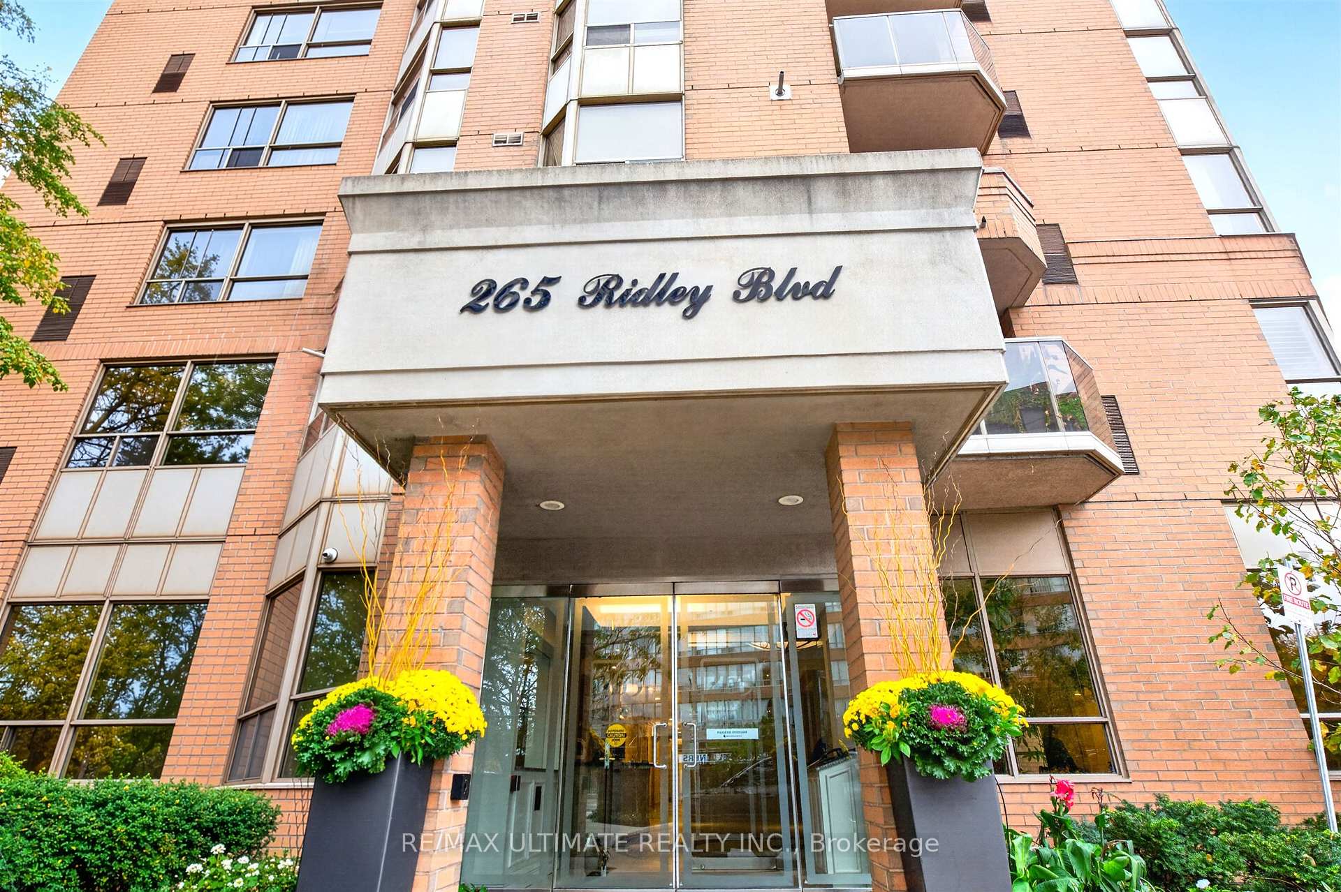 Photo 3 of Unit 1605, 265 Ridley Boulevard, Toronto, Bedford Park-Nortown — HOMEH
