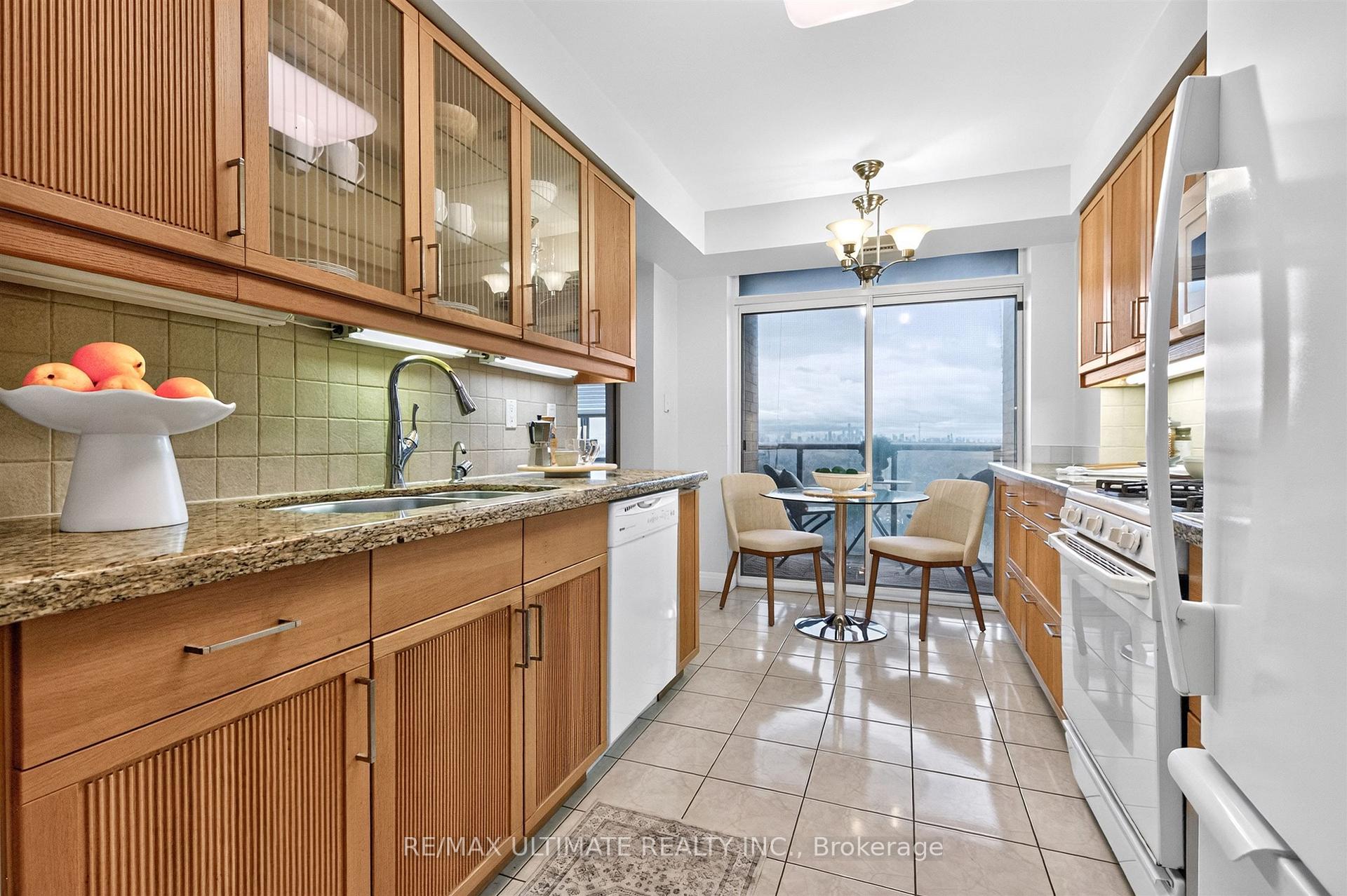 Photo 16 of Unit 1605, 265 Ridley Boulevard, Toronto, Bedford Park-Nortown — HOMEH