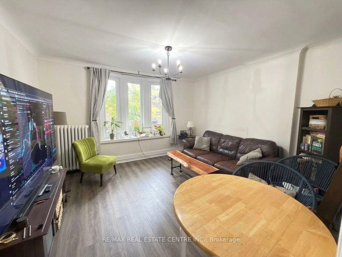 Photo 5 of 200 Roxton Road, Toronto, Trinity-Bellwoods — HOMEH