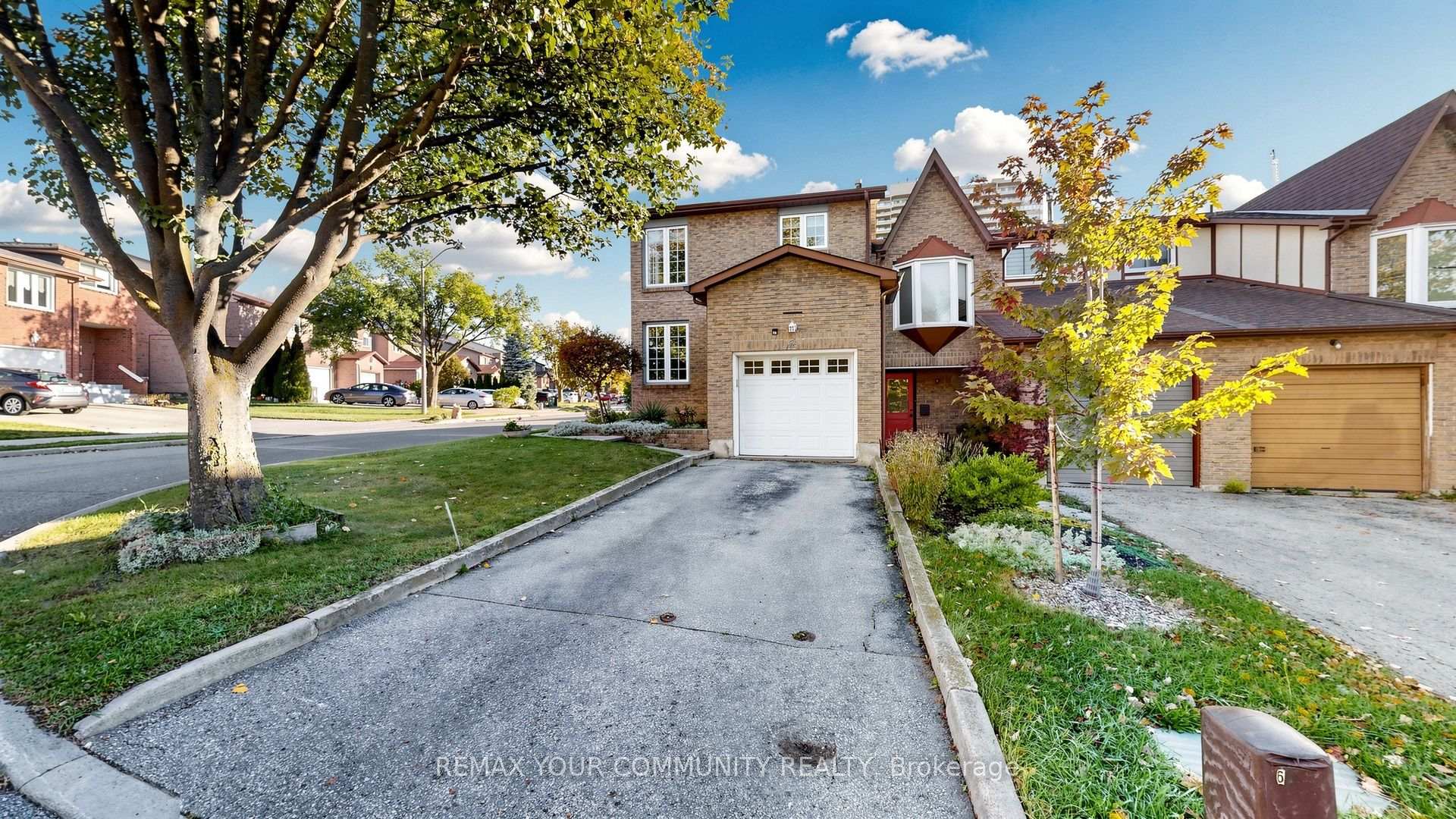 Photo 2 of 59 Robert Hicks Drive, North York, Westminster-Branson — HOMEH