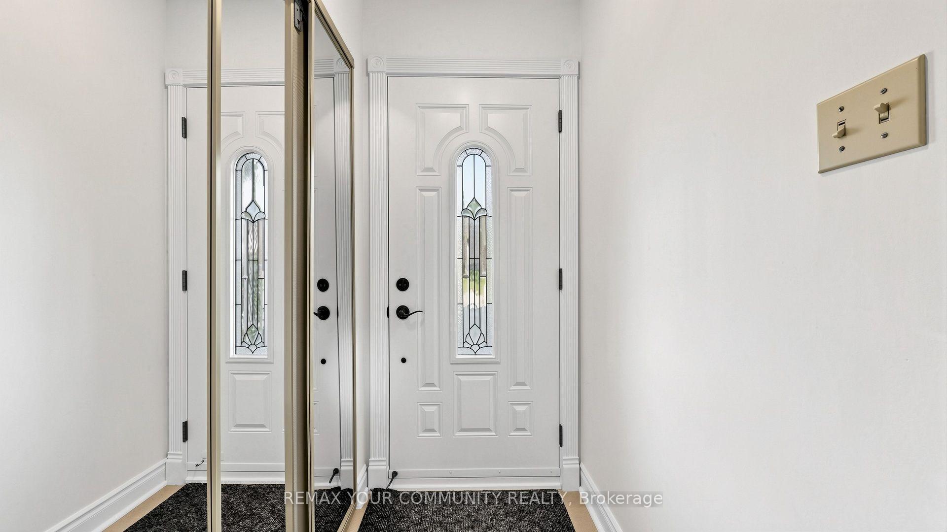Photo 4 of 59 Robert Hicks Drive, North York, Westminster-Branson — HOMEH