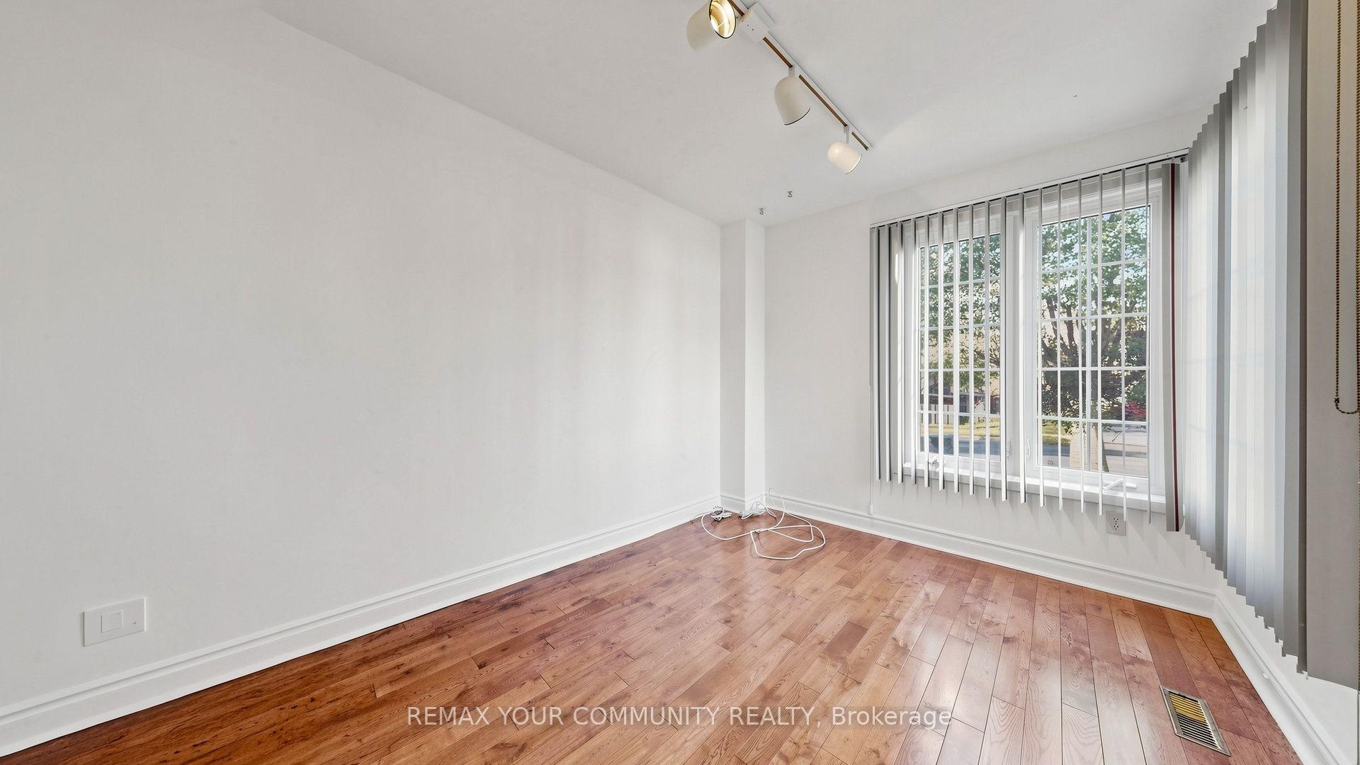 Photo 5 of 59 Robert Hicks Drive, North York, Westminster-Branson — HOMEH