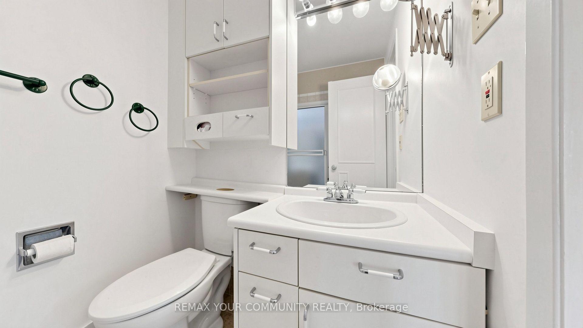 Photo 20 of 59 Robert Hicks Drive, North York, Westminster-Branson — HOMEH
