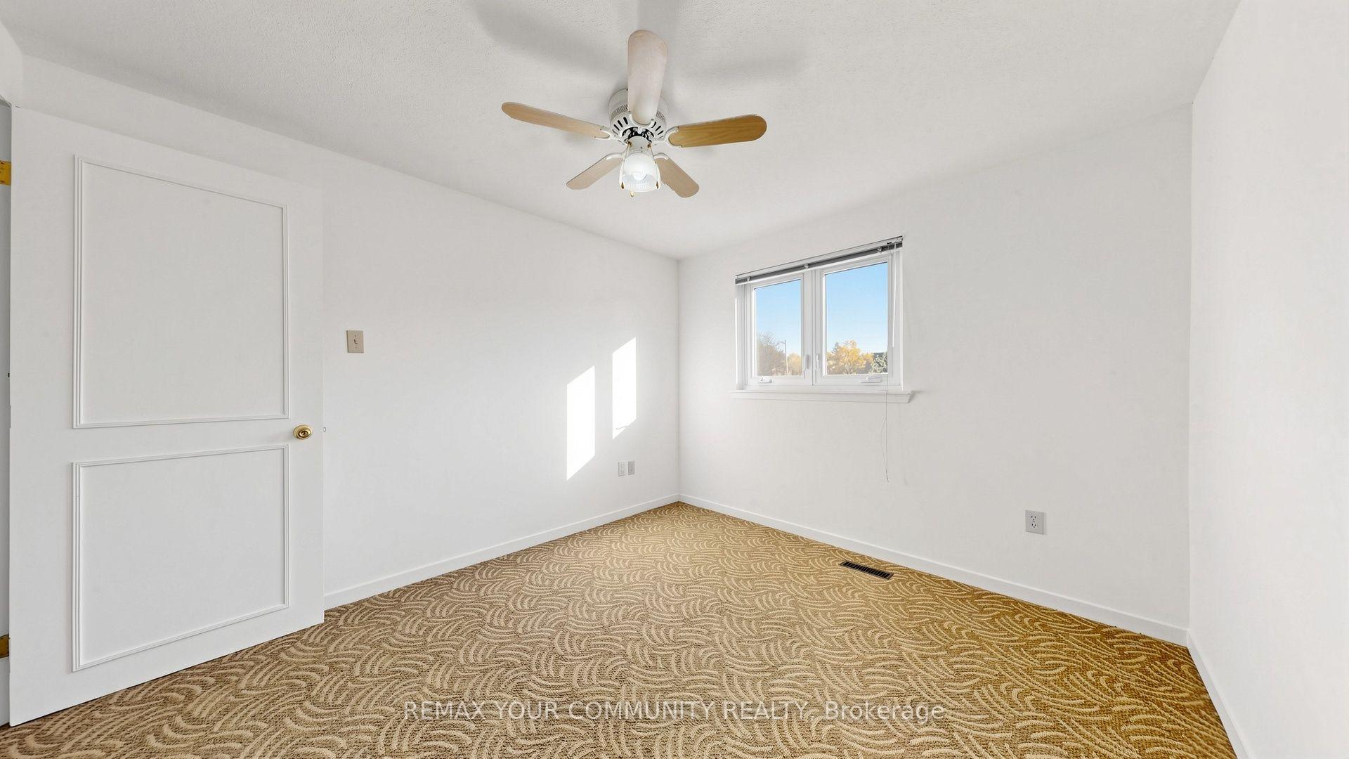 Photo 23 of 59 Robert Hicks Drive, North York, Westminster-Branson — HOMEH