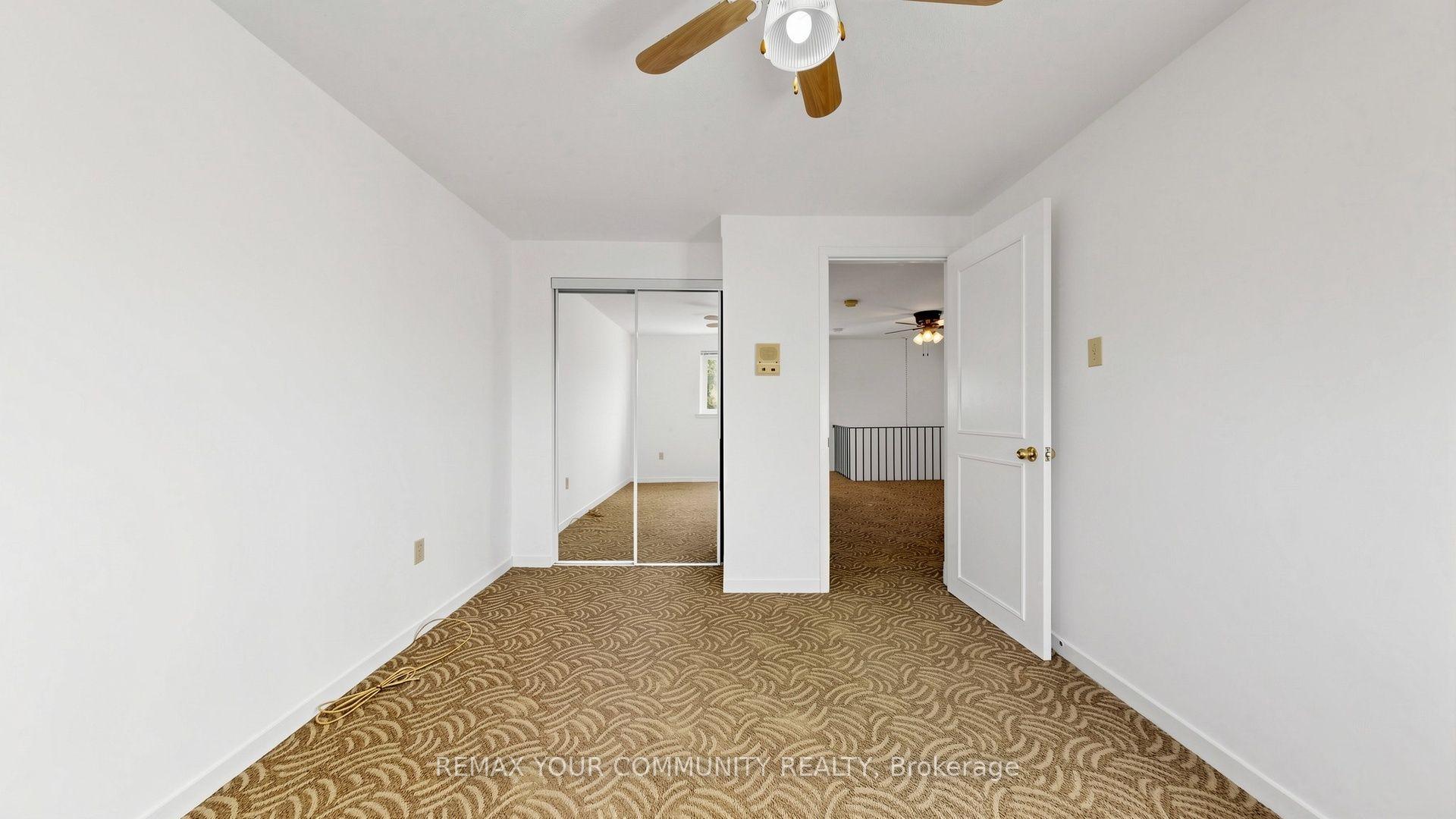 Photo 25 of 59 Robert Hicks Drive, North York, Westminster-Branson — HOMEH