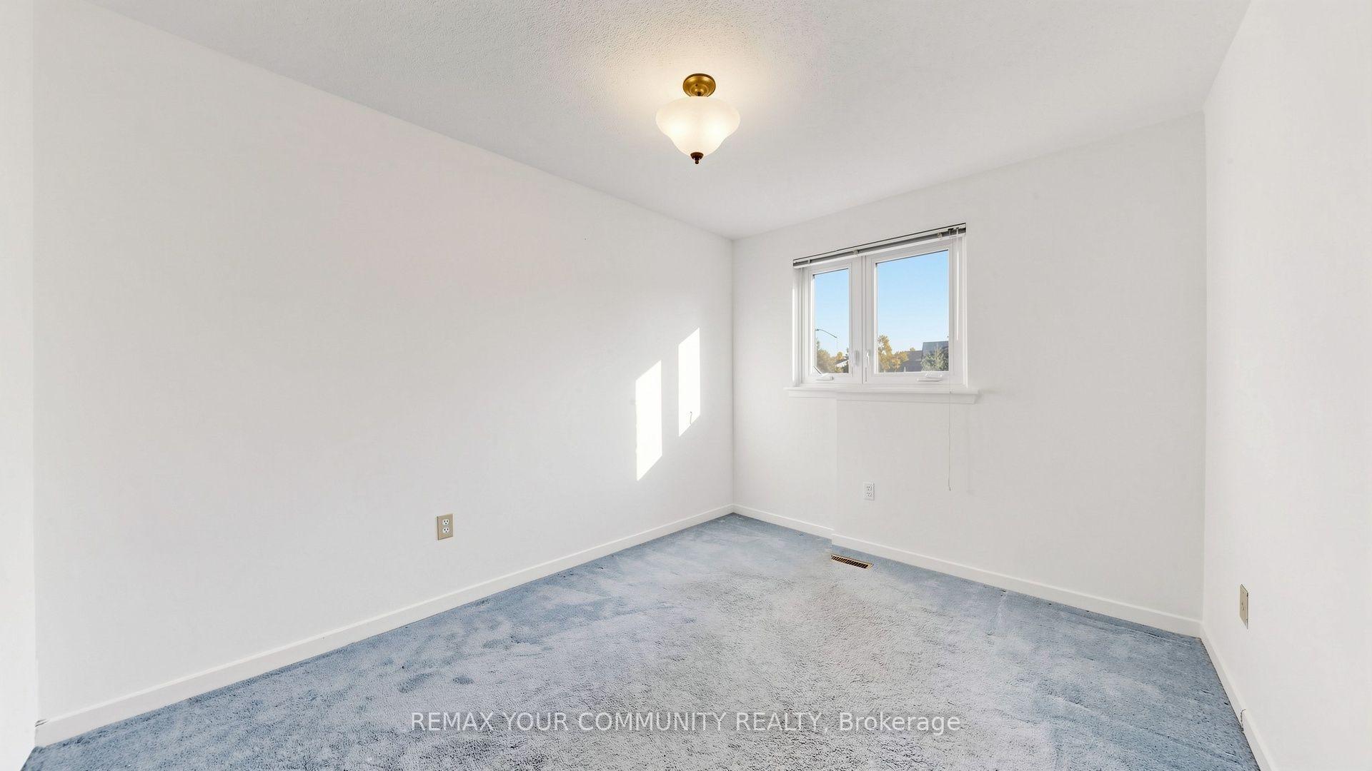 Photo 26 of 59 Robert Hicks Drive, North York, Westminster-Branson — HOMEH