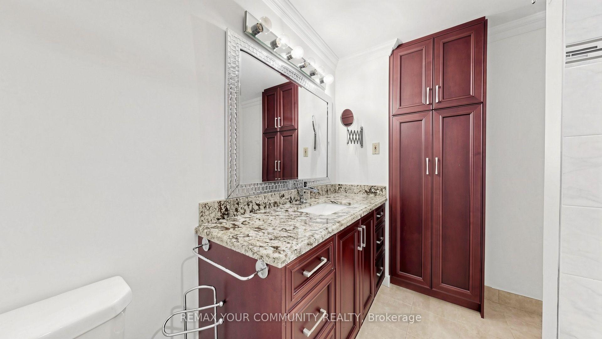 Photo 29 of 59 Robert Hicks Drive, North York, Westminster-Branson — HOMEH