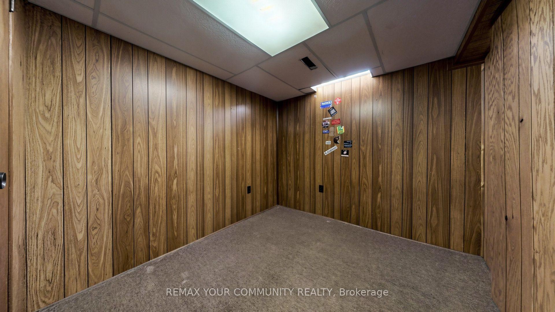 Photo 35 of 59 Robert Hicks Drive, North York, Westminster-Branson — HOMEH