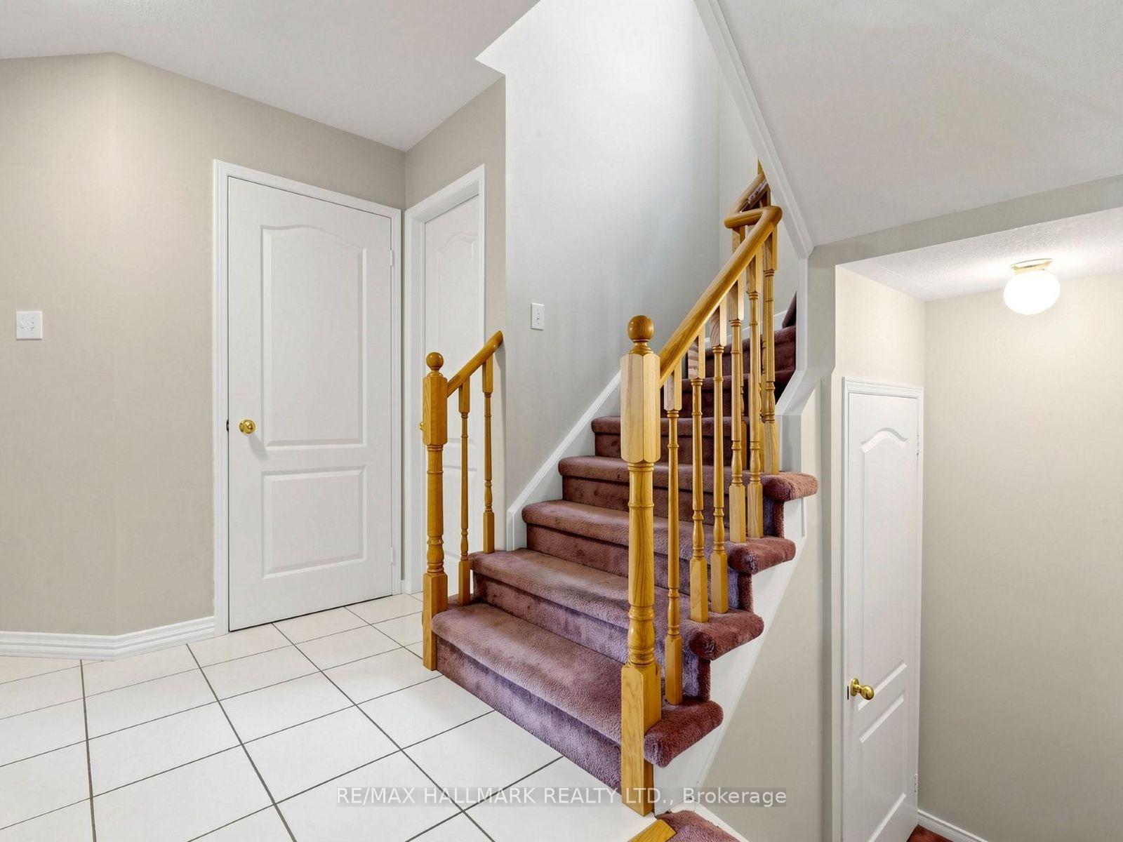 Photo 6 of 416 Heddle Crescent, Newmarket, Stonehaven-Wyndham — HOMEH