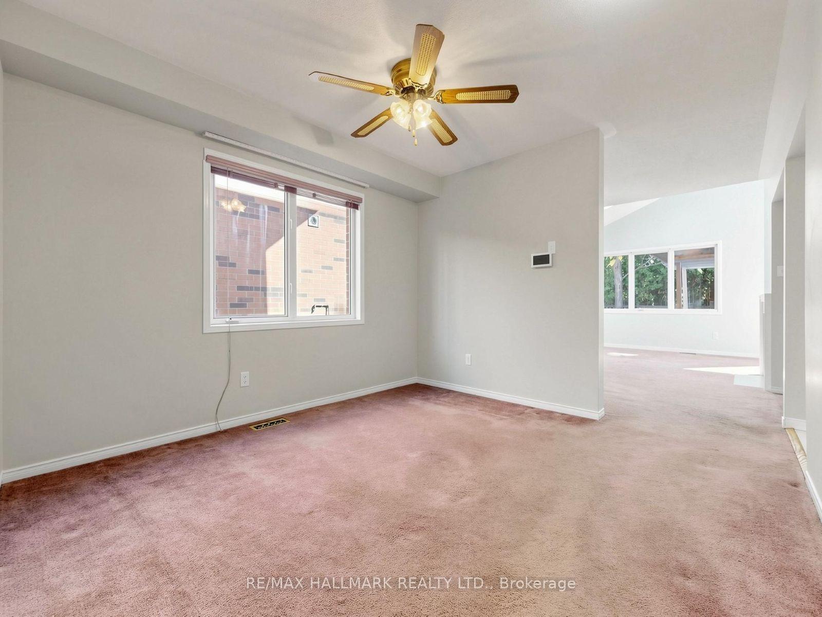 Photo 10 of 416 Heddle Crescent, Newmarket, Stonehaven-Wyndham — HOMEH