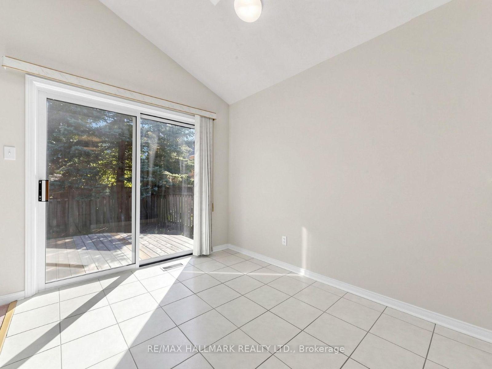 Photo 19 of 416 Heddle Crescent, Newmarket, Stonehaven-Wyndham — HOMEH