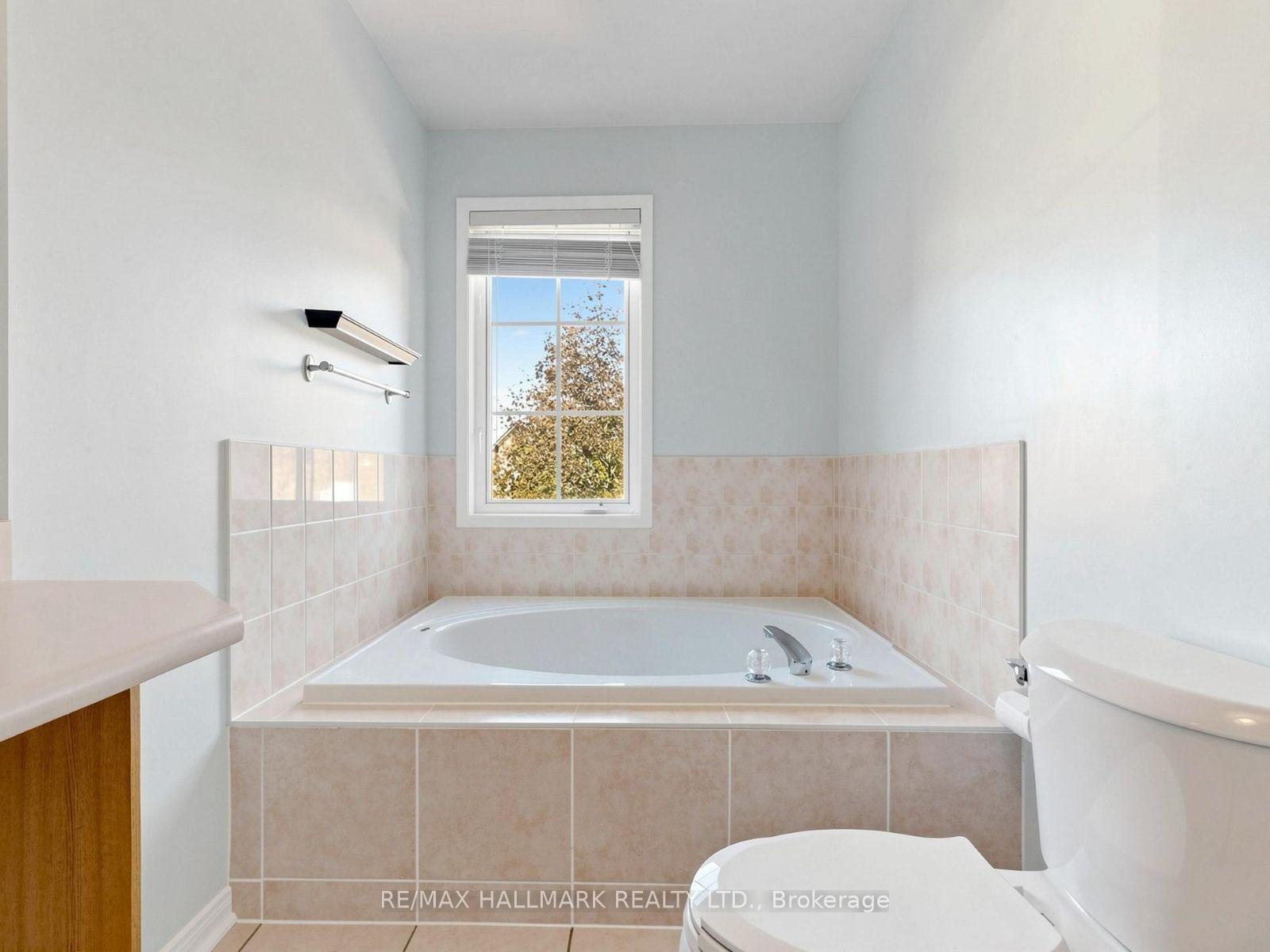 Photo 30 of 416 Heddle Crescent, Newmarket, Stonehaven-Wyndham — HOMEH