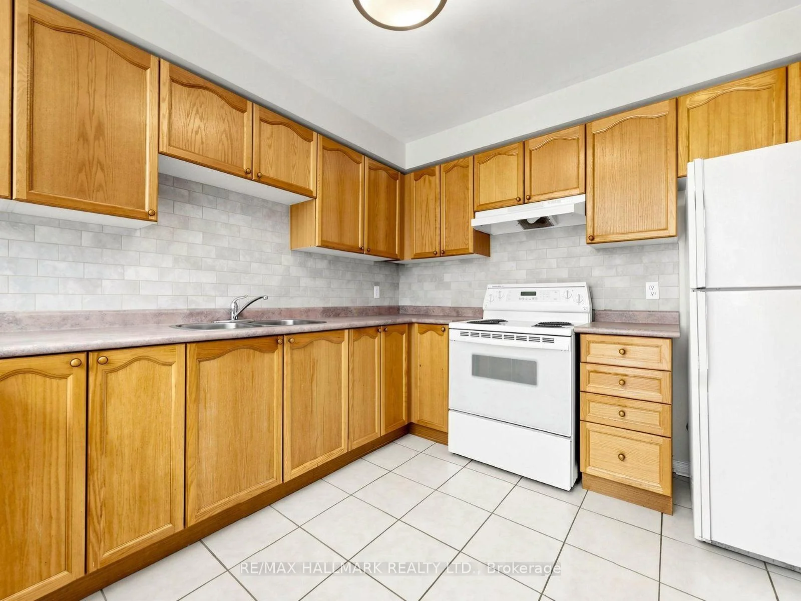 Photo 24 of 416 Heddle Crescent, Newmarket, Stonehaven-Wyndham — HOMEH