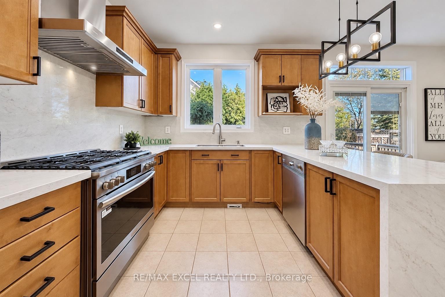 Photo 10 of 35 Stoneheath Crescent, Markham, Cachet — HOMEH
