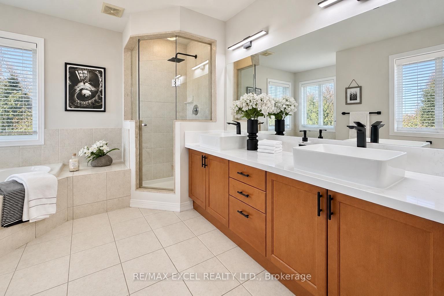 Photo 22 of 35 Stoneheath Crescent, Markham, Cachet — HOMEH