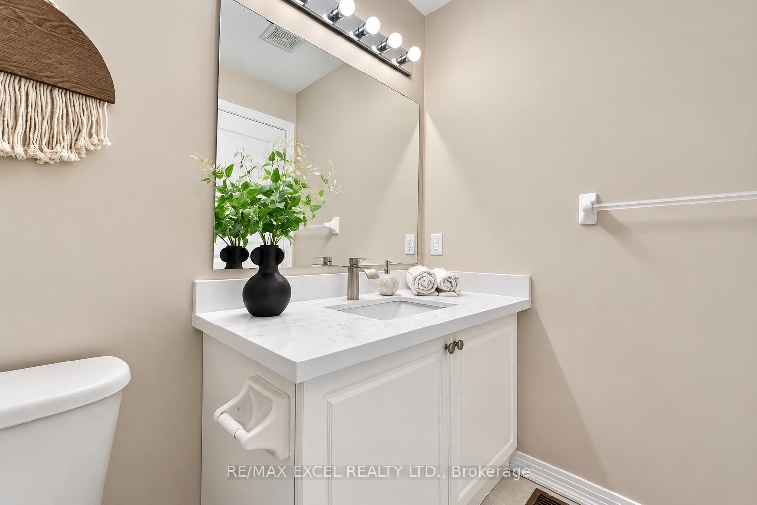 Photo 29 of 35 Stoneheath Crescent, Markham, Cachet — HOMEH