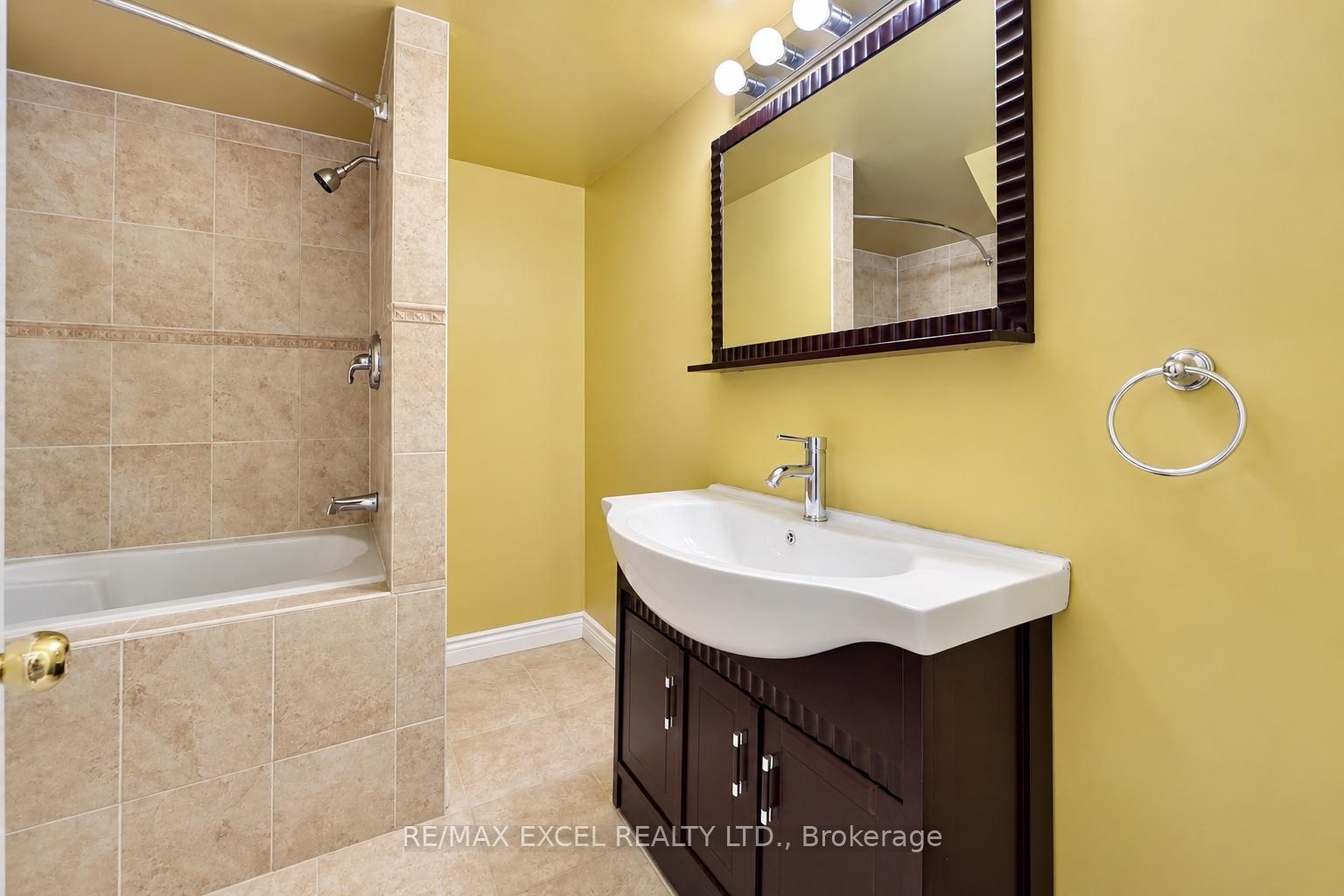 Photo 42 of 35 Stoneheath Crescent, Markham, Cachet — HOMEH