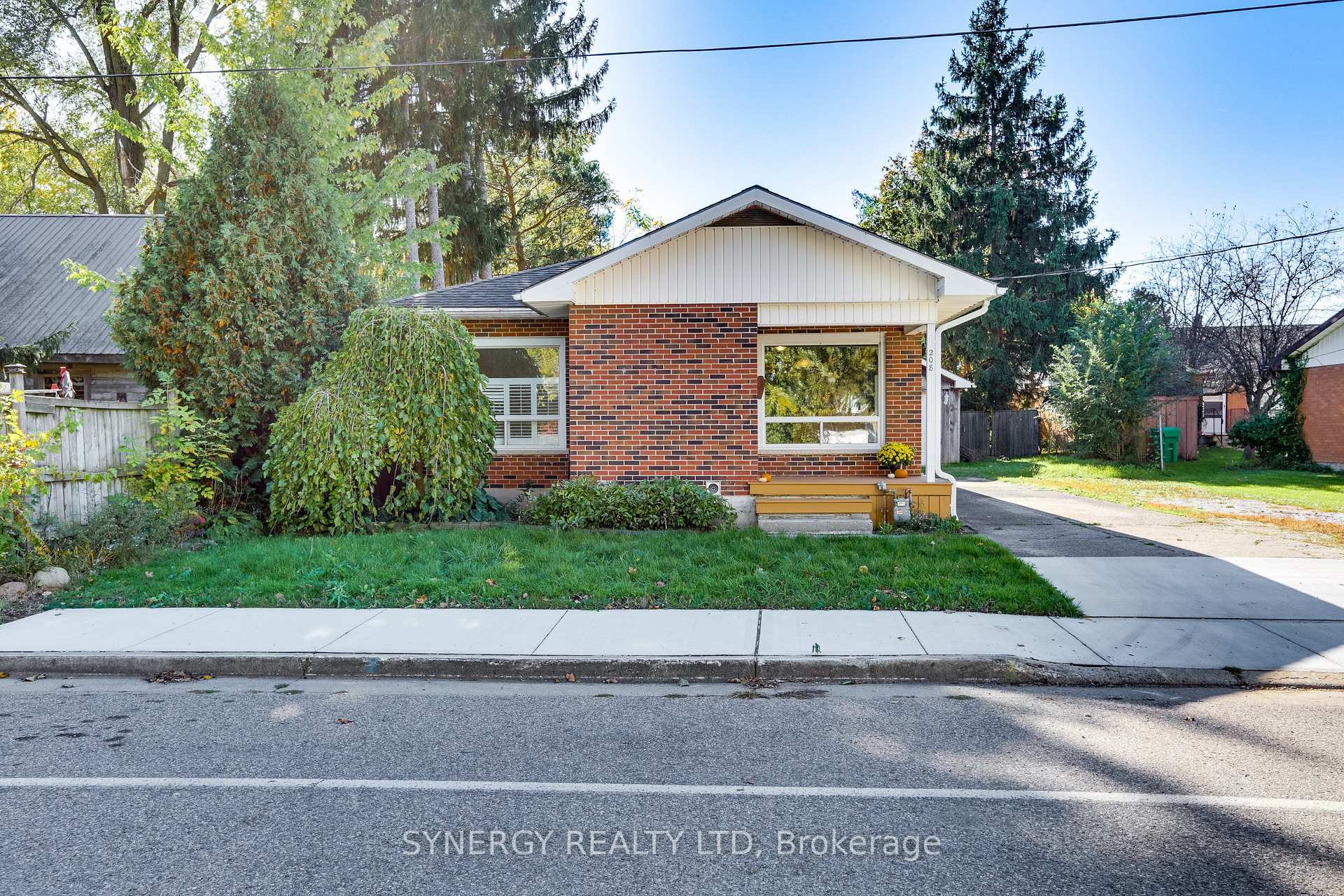 Photo 3 of 208 King Street, Southwest Middlesex, Glencoe — HOMEH