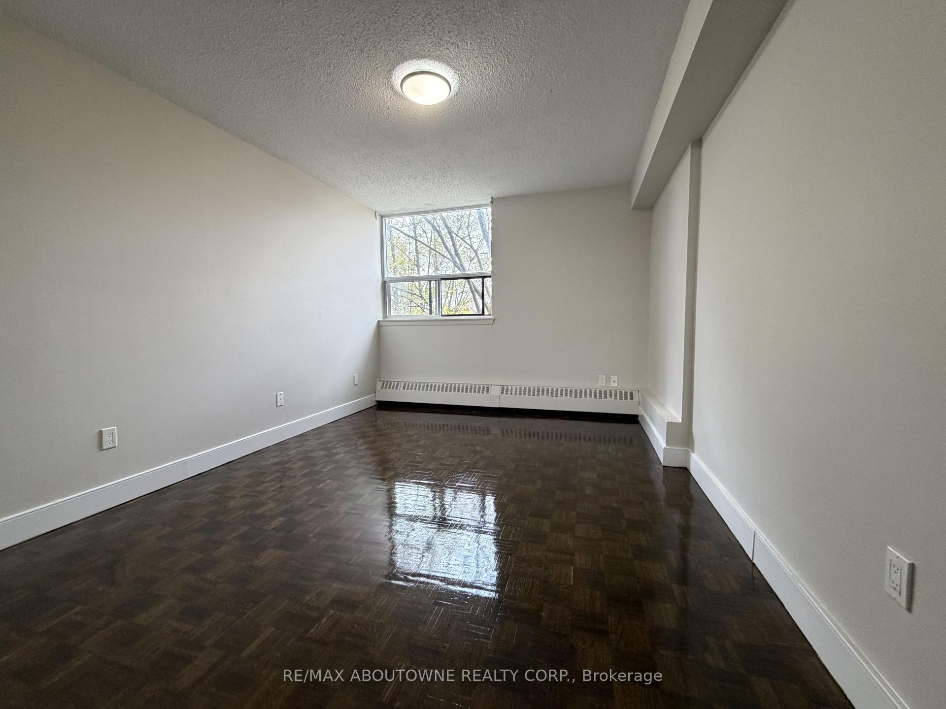 Photo 9 of Unit 310, 145 Wellington Street W, Aurora, Aurora Village — HOMEH