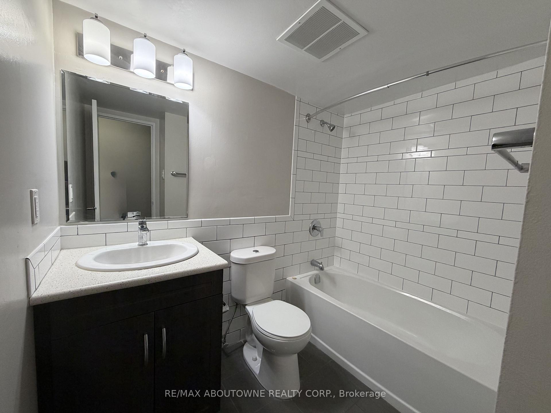 Photo 10 of Unit 310, 145 Wellington Street W, Aurora, Aurora Village — HOMEH