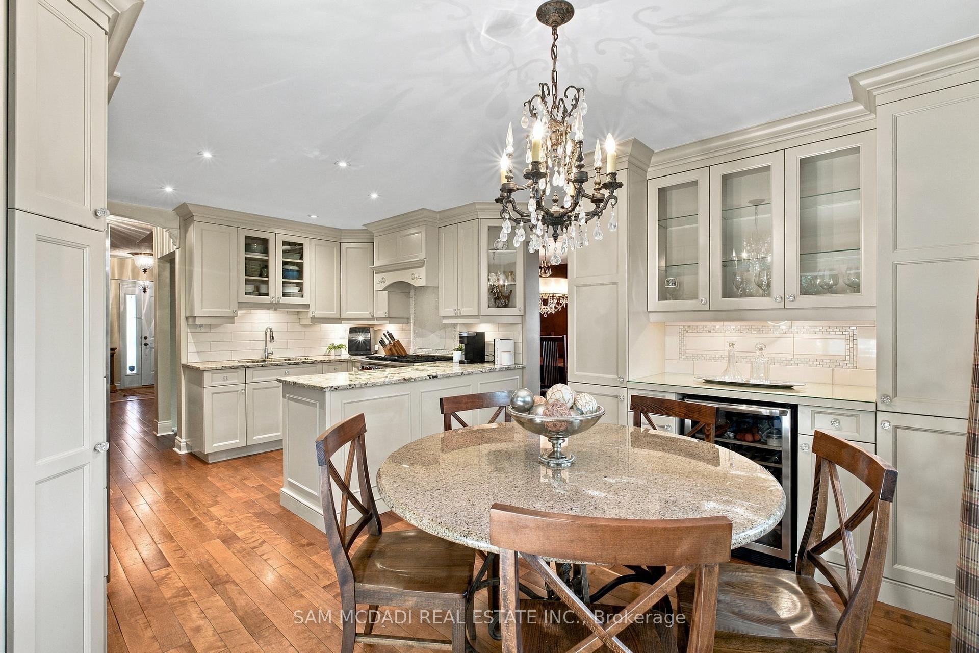 Photo 18 of 1138 Vanier Drive, Mississauga, Lorne Park — HOMEH
