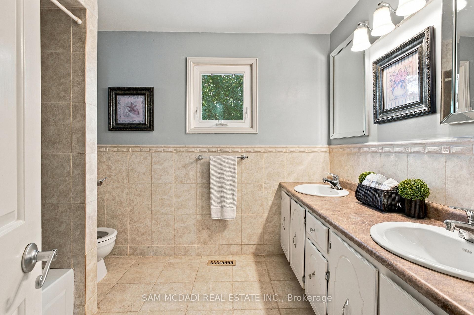 Photo 30 of 1138 Vanier Drive, Mississauga, Lorne Park — HOMEH