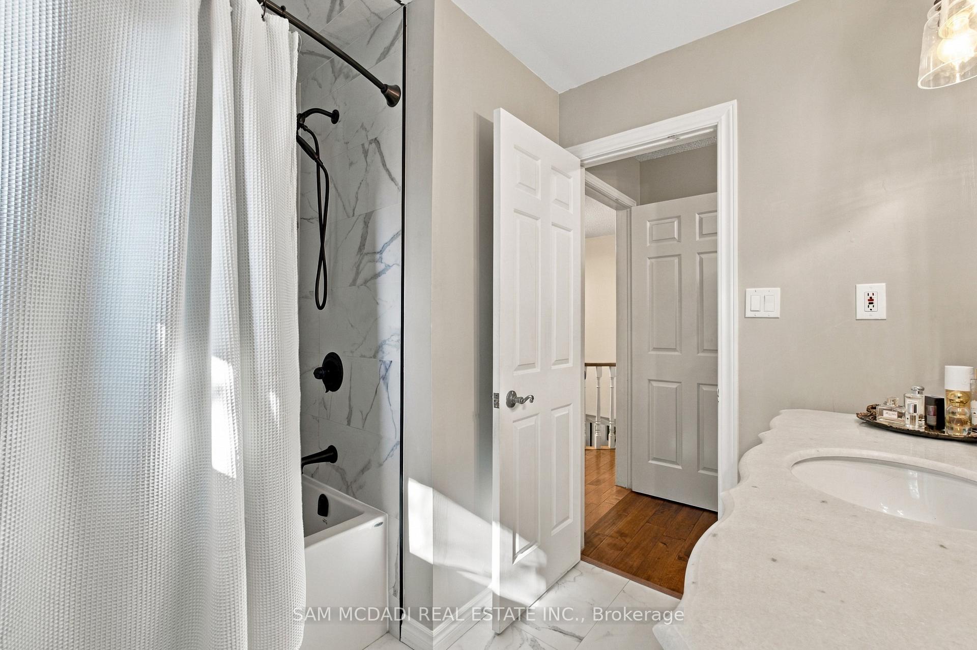 Photo 35 of 1138 Vanier Drive, Mississauga, Lorne Park — HOMEH