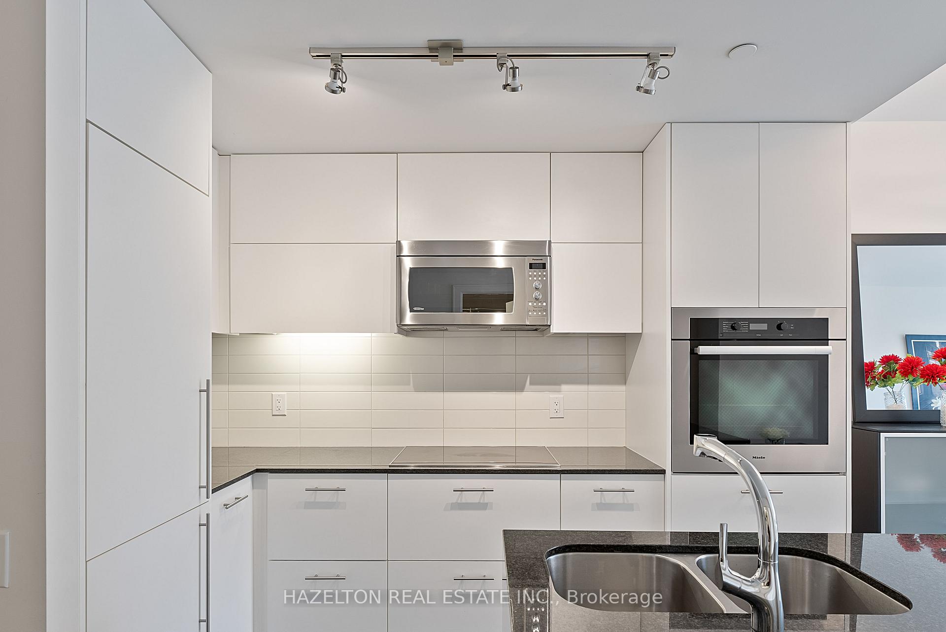 Photo 6 of Unit 211, 170 Avenue Road, Toronto, The Annex — HOMEH