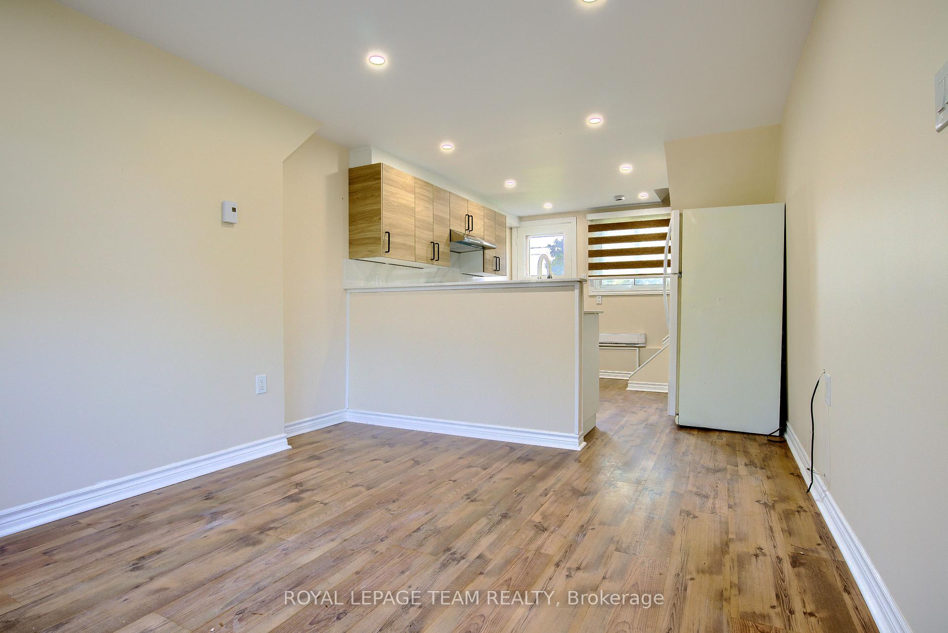 Photo 2 of Unit B, 31 Pritchard Drive, Ottawa, Manordale — HOMEH