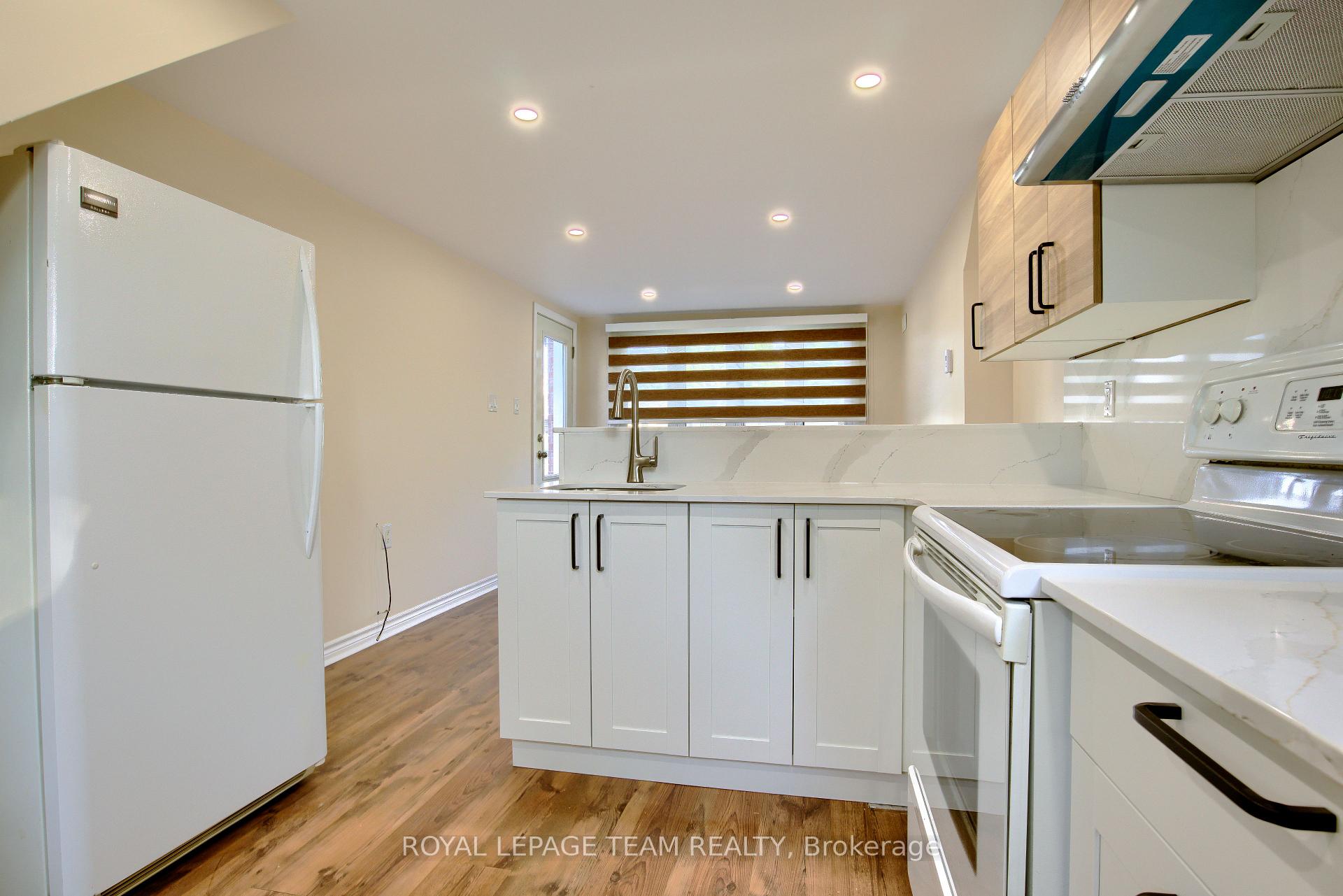 Photo 5 of Unit B, 31 Pritchard Drive, Ottawa, Manordale — HOMEH