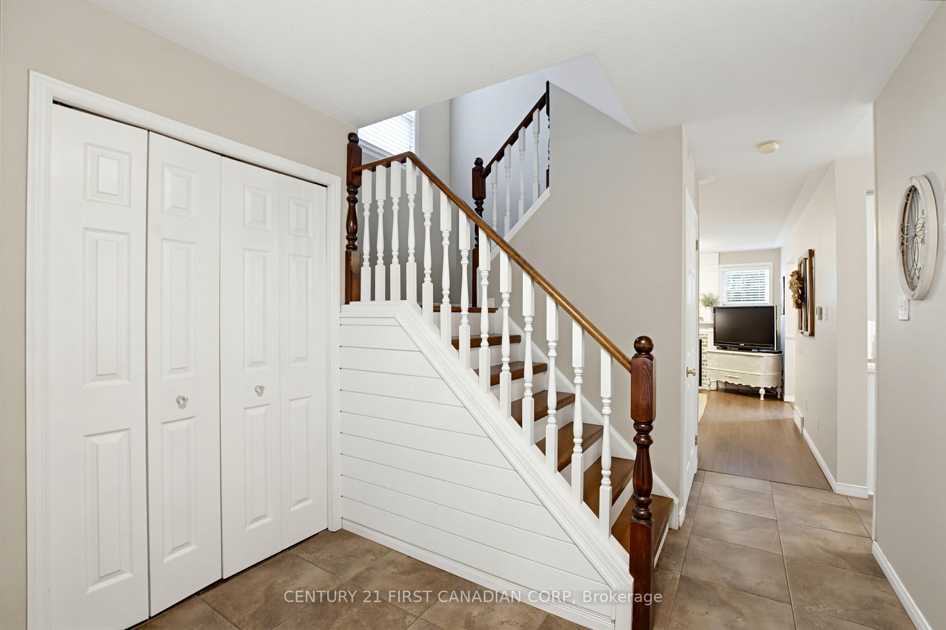 Photo 8 of 10 Exmouth Drive, London, East I — HOMEH
