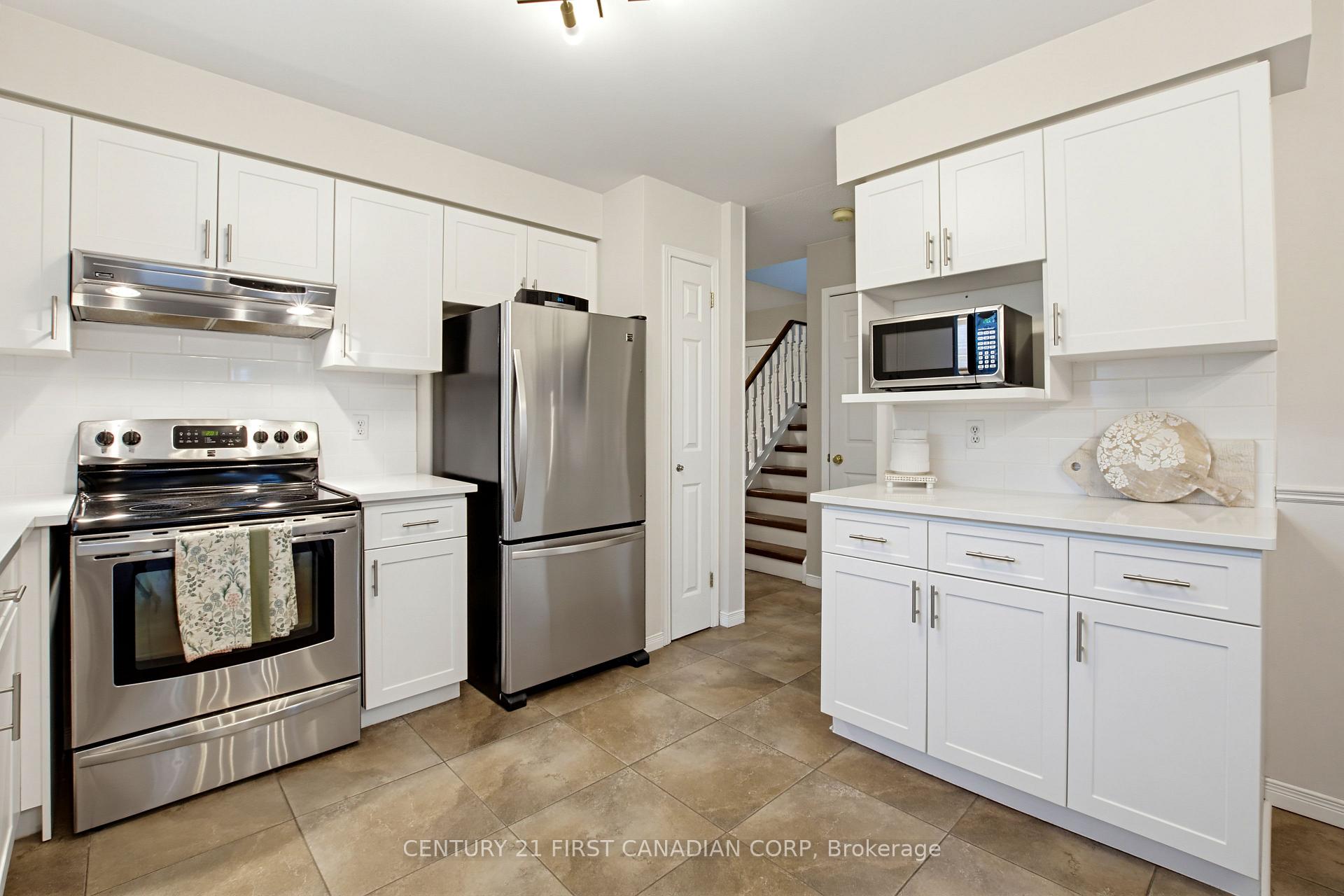 Photo 14 of 10 Exmouth Drive, London, East I — HOMEH