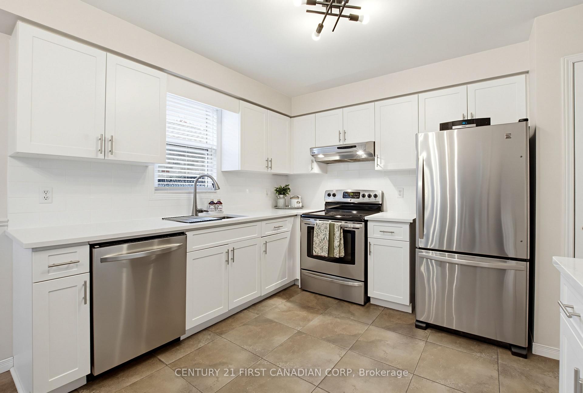 Photo 16 of 10 Exmouth Drive, London, East I — HOMEH