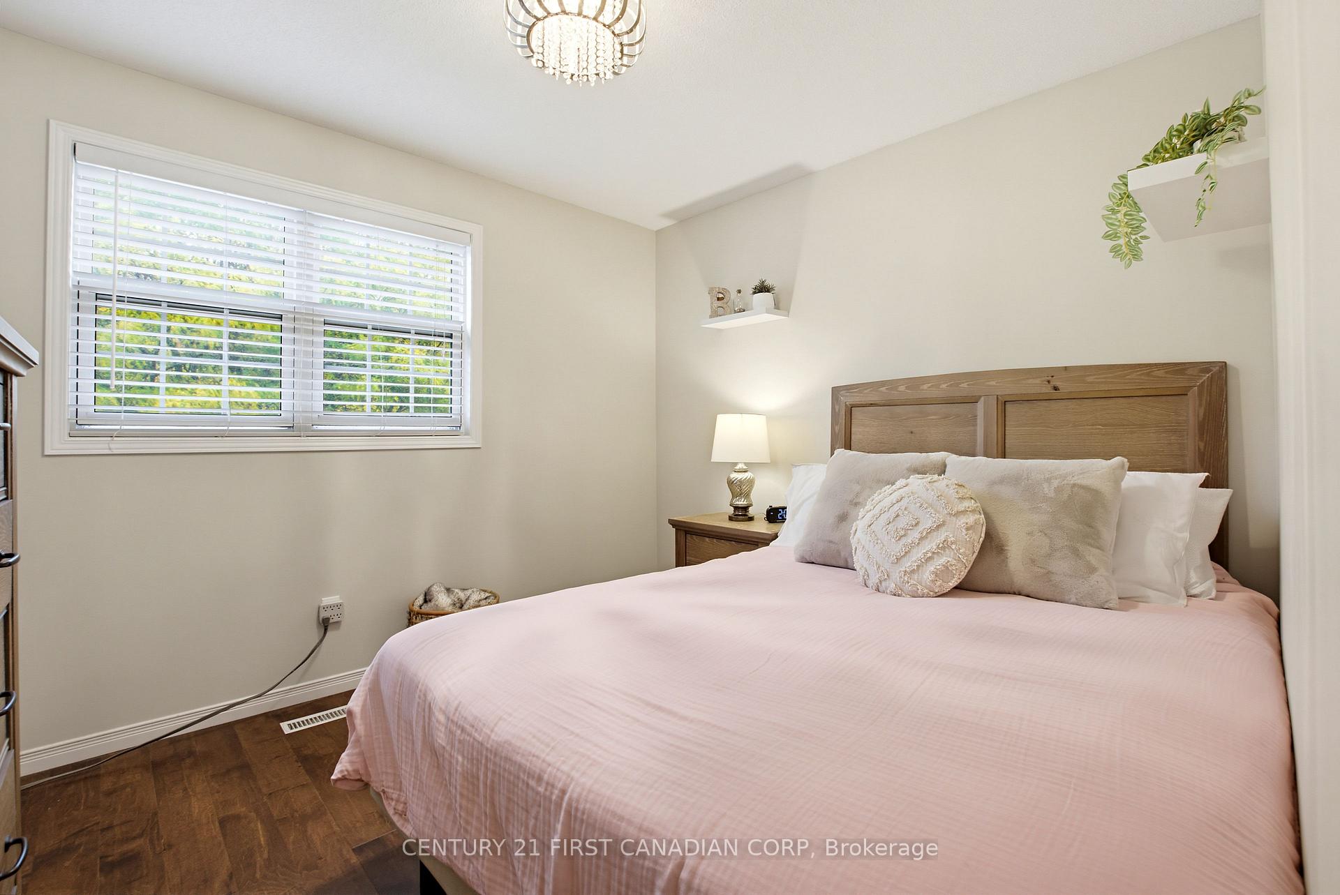 Photo 27 of 10 Exmouth Drive, London, East I — HOMEH
