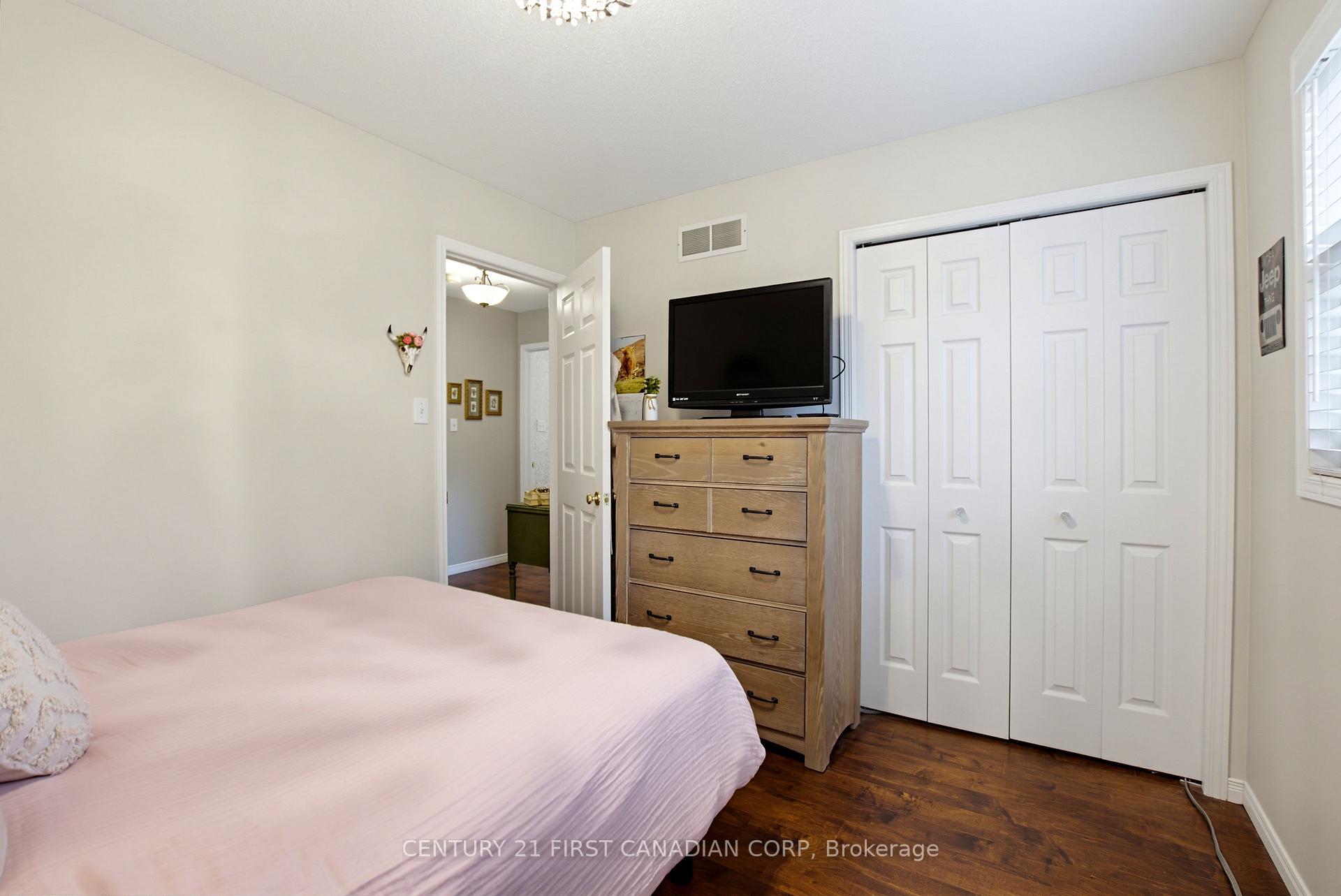 Photo 30 of 10 Exmouth Drive, London, East I — HOMEH