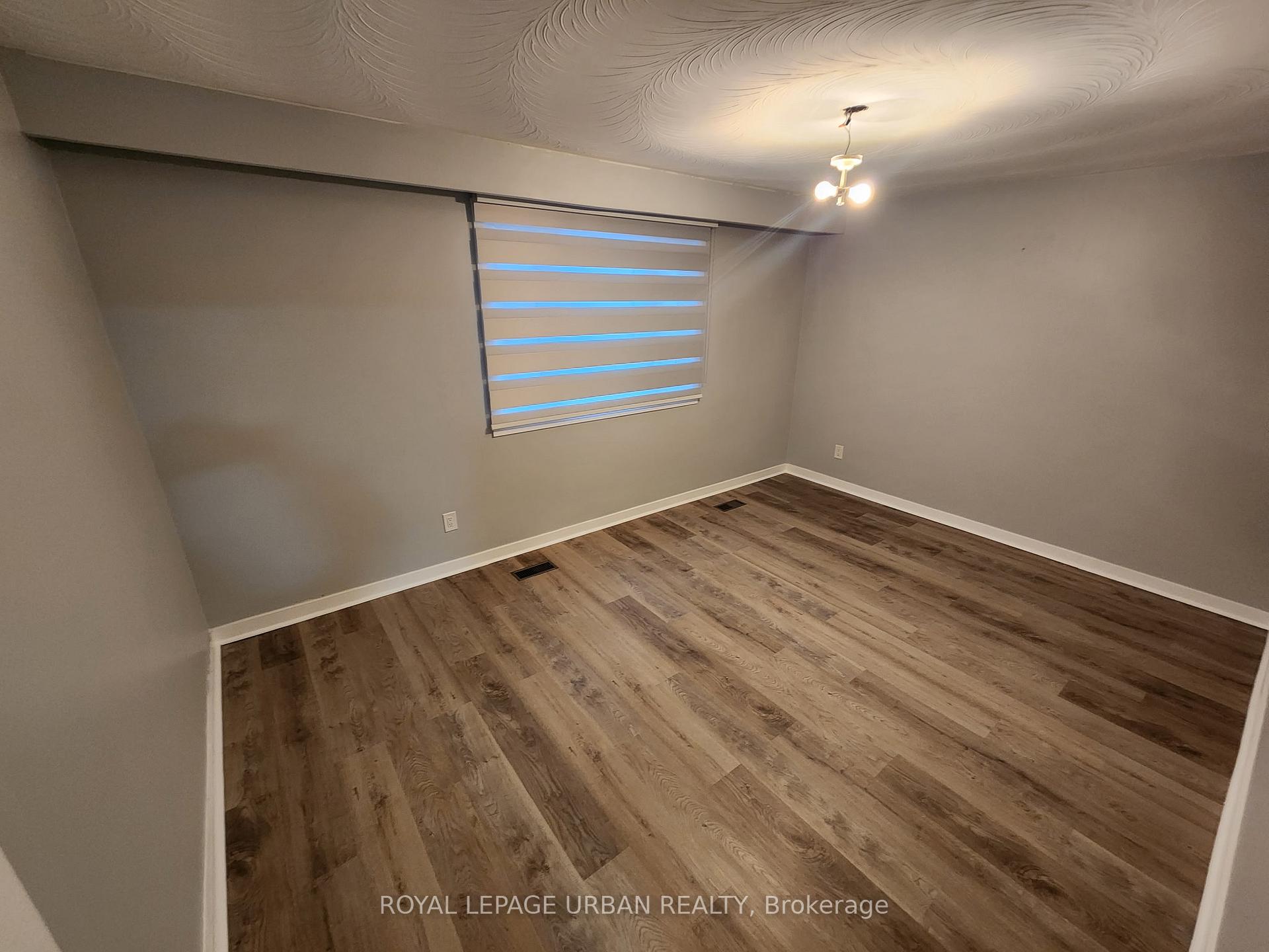 Photo 10 of 32 Virginia Avenue, Toronto, Danforth Village-East York — HOMEH