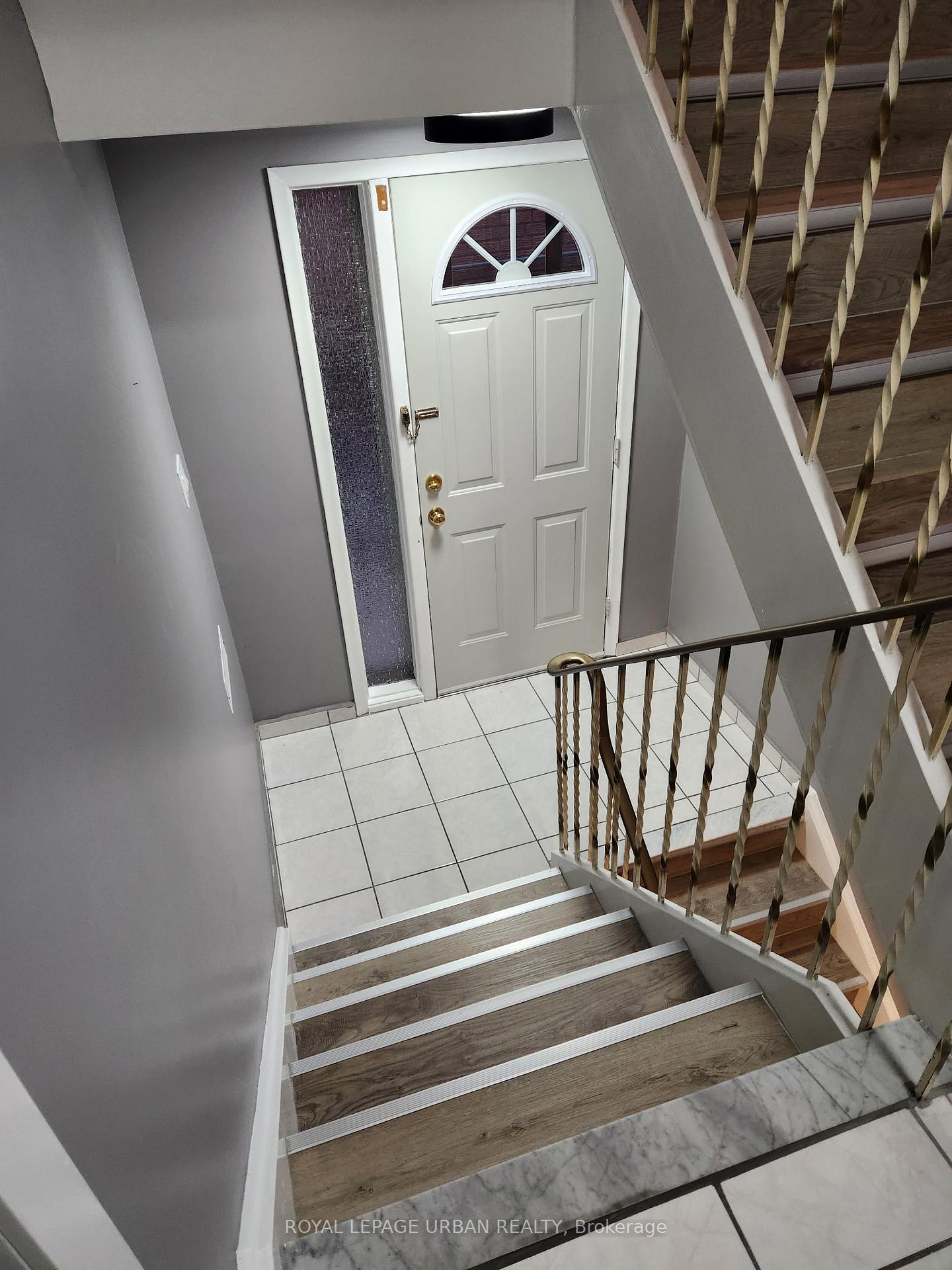 Photo 12 of 32 Virginia Avenue, Toronto, Danforth Village-East York — HOMEH