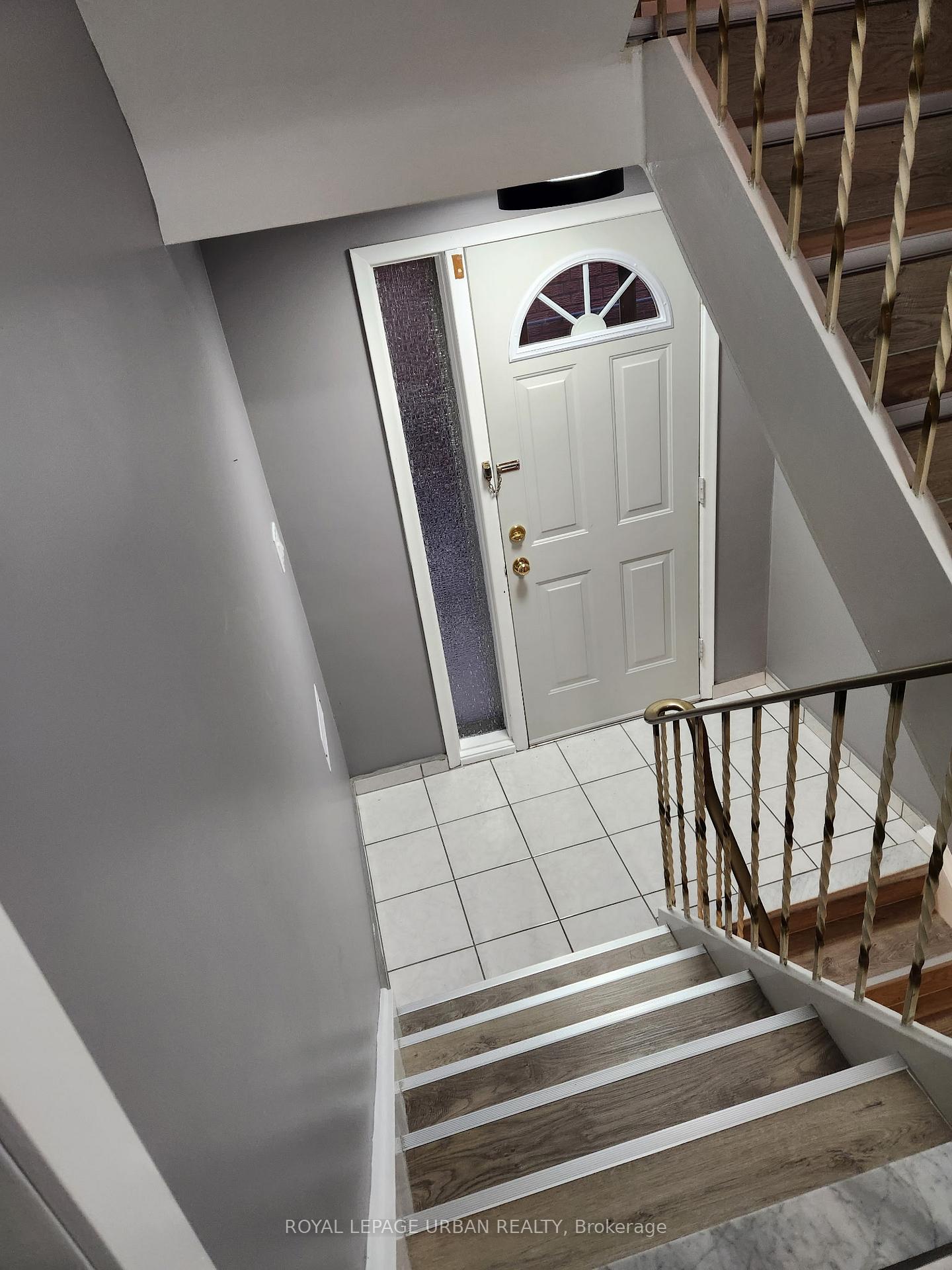 Photo 13 of 32 Virginia Avenue, Toronto, Danforth Village-East York — HOMEH